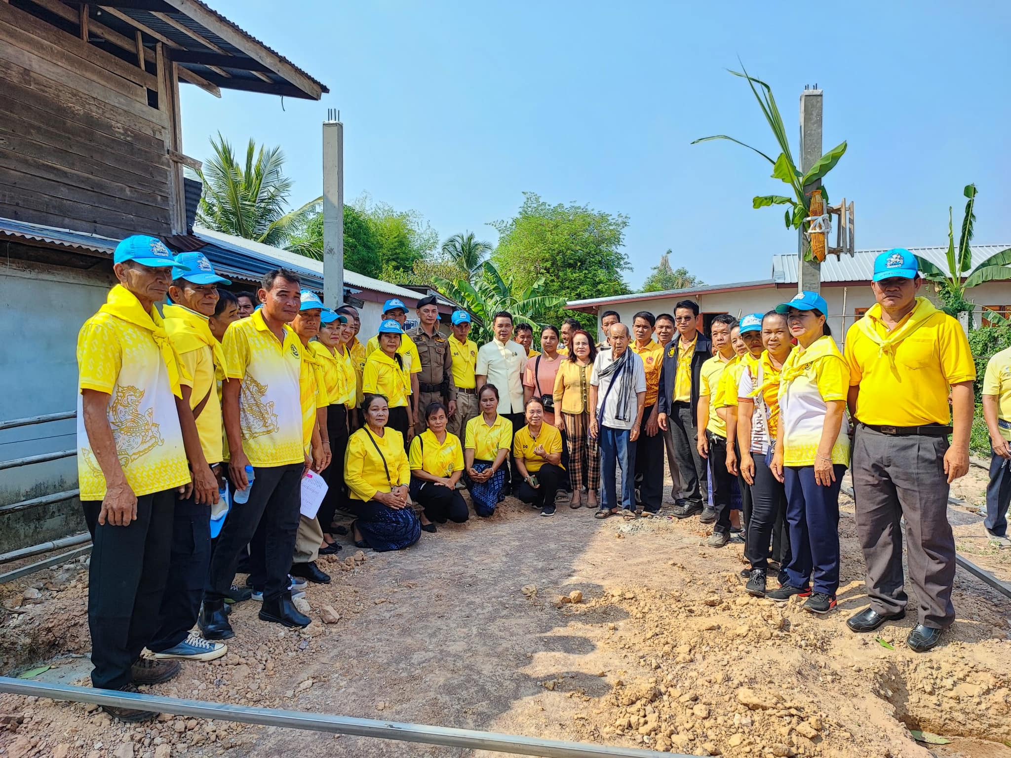 พช.เลิงนกทา จังหวัดยโสธร พิธียกเสาเอก เสาโท โครงการบ้านห่วงใยจากใจ GLO ประจำปี 2566