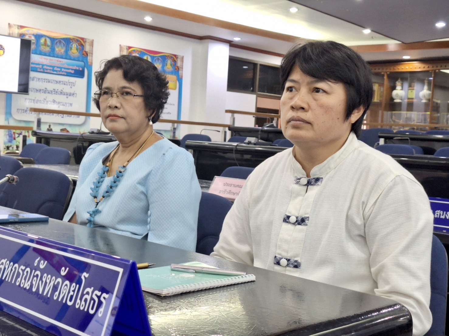 พช.ยโสธรร่วมกิจกรรม MOU ความร่วมมือบทบาทในการเกื้อหนุนระหว่างวัดและชุมชนให้มีความสุขอย่างยั่งยืน จังหวัดยโสธร