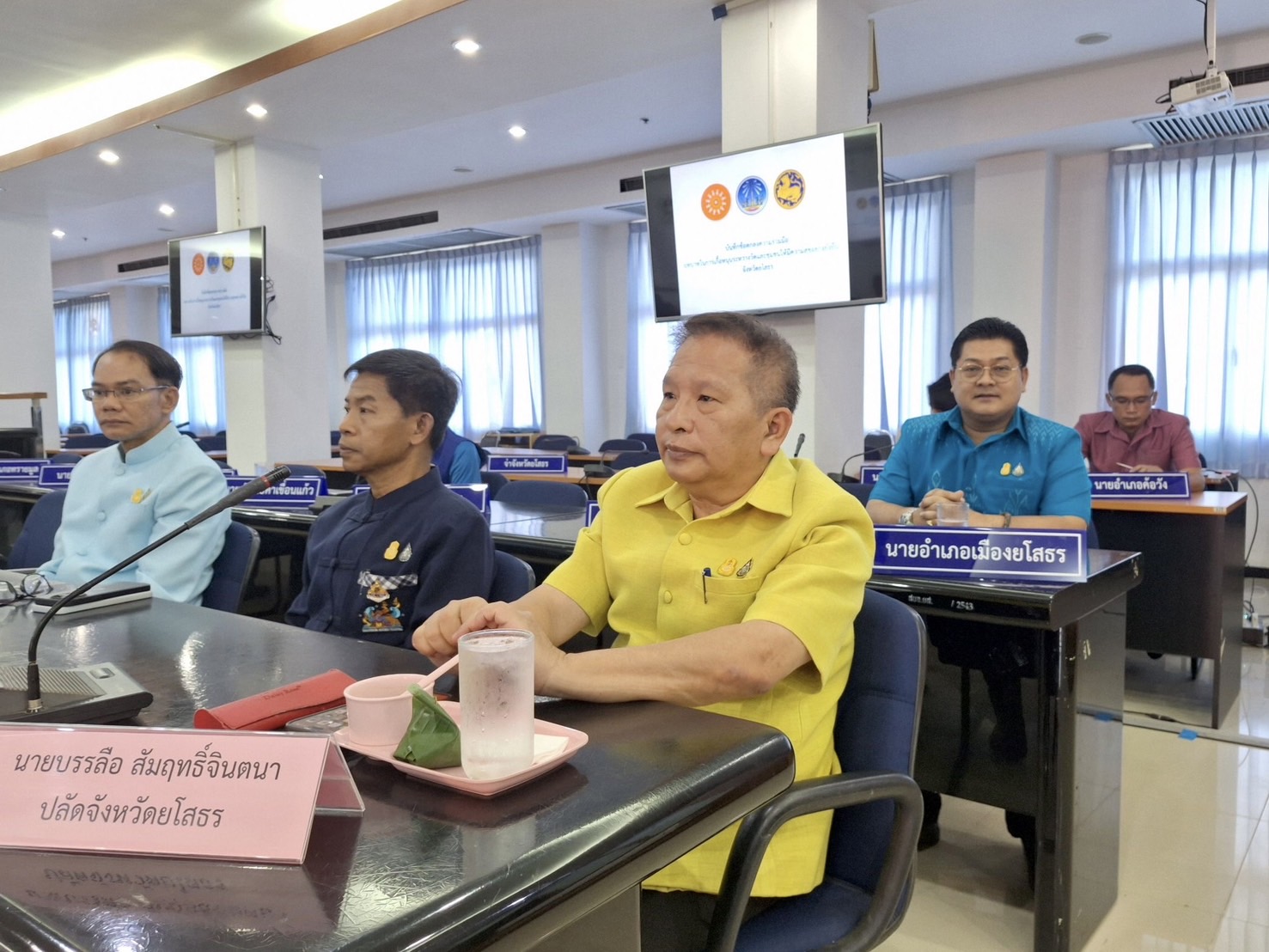 พช.ยโสธรร่วมกิจกรรม MOU ความร่วมมือบทบาทในการเกื้อหนุนระหว่างวัดและชุมชนให้มีความสุขอย่างยั่งยืน จังหวัดยโสธร