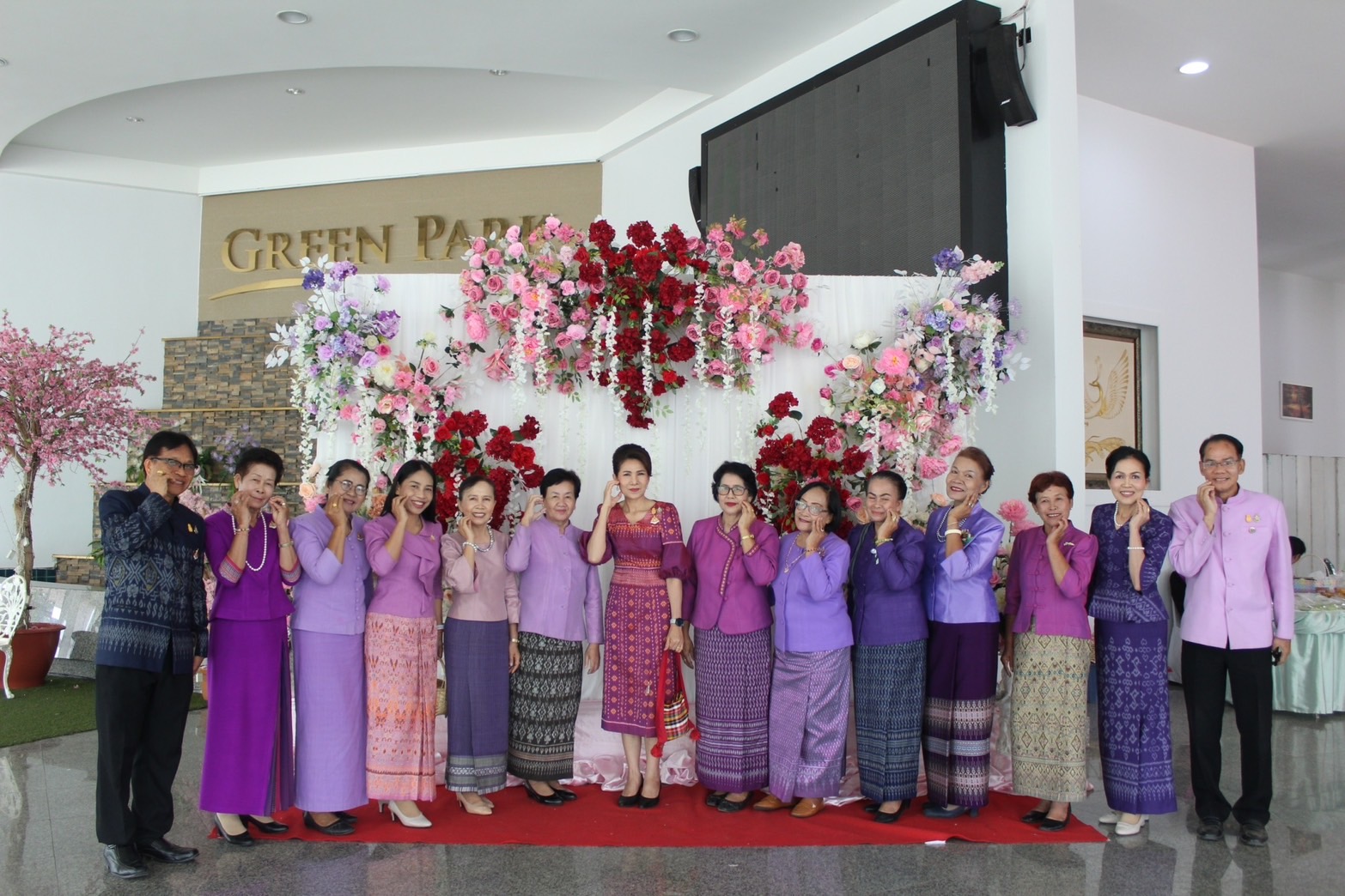 พช.ยโสธร ดำเนินโครงการ รวมพลังสตรีศรียโสธร สืบสานผ้าประจำถิ่นสวมใส่ให้สนุก ชู soft power จังหวัดยโสธร เนื่องในวันสตรีสากล ประจำปี 2567