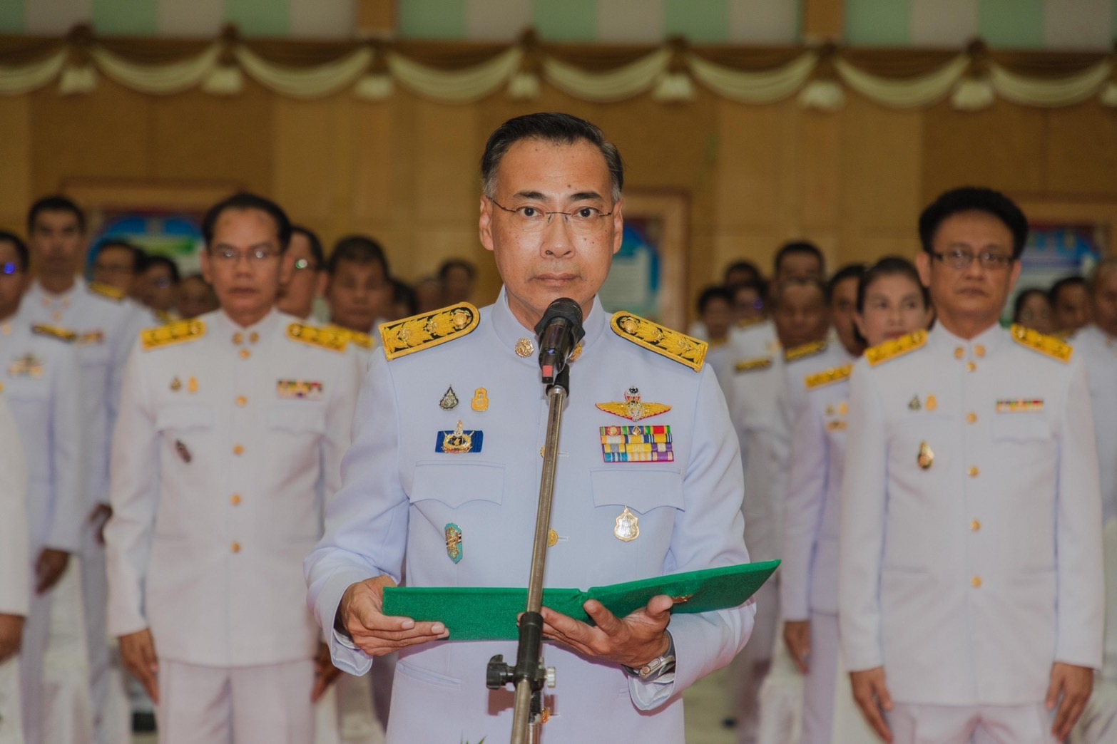 พช.ยโสธร ร่วมพิธีรับพระราชทานพระบรมฉายาลักษณ์พระบาทสมเด็จพระเจ้าอยู่หัว และสมเด็จพระนางเจ้าฯ พระบรมราชินี เพื่อเชิญไปประดิษฐาน ณ สถานศึกษา และหน่วยงานราชการต่าง ๆ