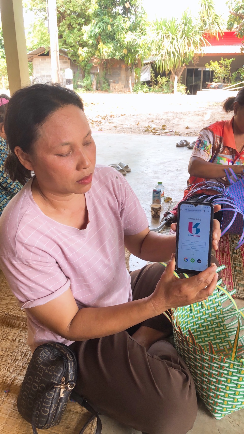 พช.เมืองยโสธร จังหวัดยโสธรเดินหน้าประชาสัมพันธ์ ส่งเสริมการใช้ประโยชน์แพลตฟอร์มบริการแอปพลิเคชั่น Click ชุมชน