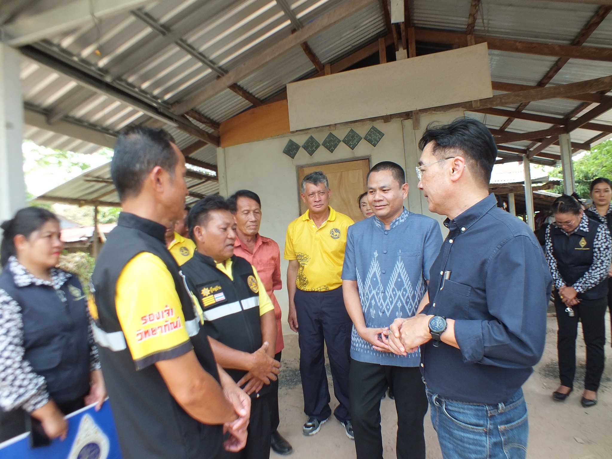 รองผู้ว่าราชการจังหวัดยโสธร ลงพื้นที่ติดตามการเนินงานศูนย์อำนวยการขจัดความยากจนและพัฒนาคนทุกช่วงวัยอย่างยั่งยืน ตามหลักปรัชญาของเศรษฐกิจพอเพียง (ศจพ.อ.) พื้นที่อำเภอกุดชุม จังหวัดยโสธร