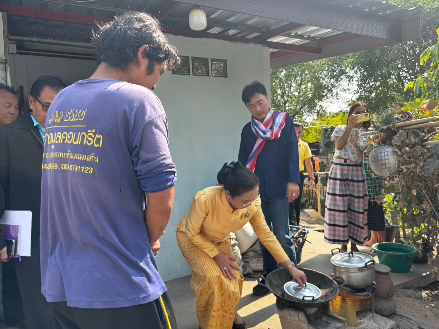 รองผู้ว่าราชการจังหวัดยโสธร ลงพื้นที่ติดตามการเนินงานศูนย์อำนวยการขจัดความยากจนและพัฒนาคนทุกช่วงวัยอย่างยั่งยืน ตามหลักปรัชญาของเศรษฐกิจพอเพียง (ศจพ.อ.) พื้นที่อำเภอป่าติ้ว จังหวัดยโสธร ณ พื้นที่อำเภอป่าติ้ว จังหวัดยโสธร