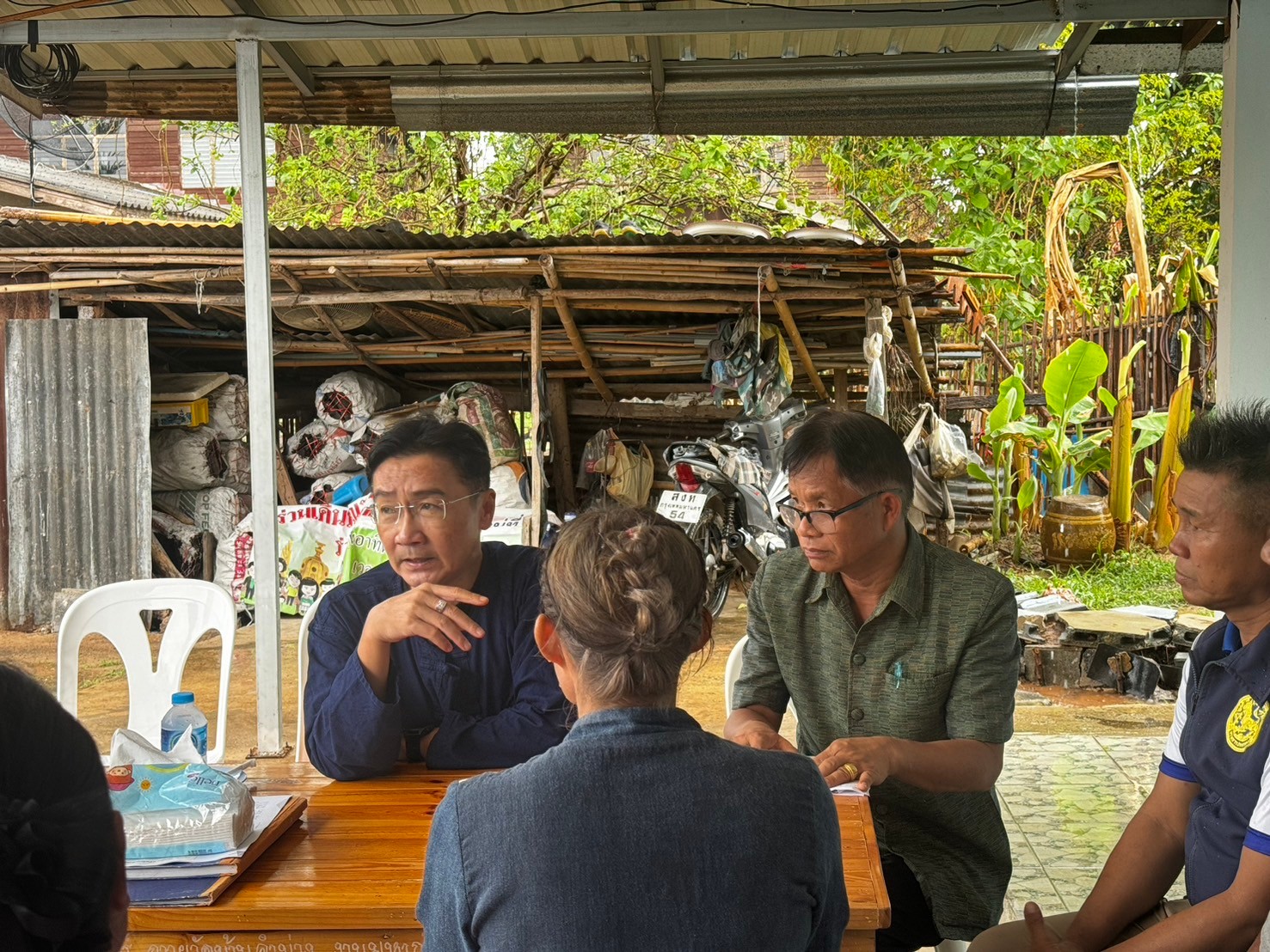 รองผู้ว่าราชการจังหวัดยโสธร ลงพื้นที่ติดตามการเนินงานศูนย์อำนวยการขจัดความยากจนและพัฒนาคนทุกช่วงวัยอย่างยั่งยืน ตามหลักปรัชญาของเศรษฐกิจพอเพียง (ศจพ.อ.)  พื้นที่อำเภอคำเขื่อนแก้ว จังหวัดยโสธร