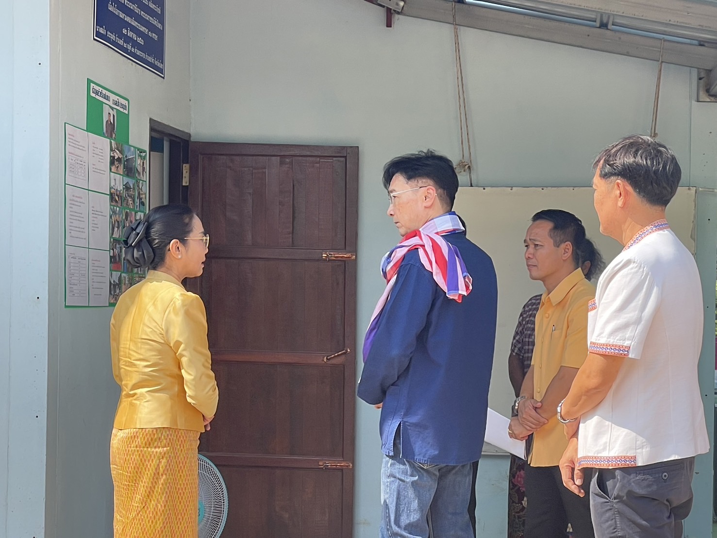 รองผู้ว่าราชการจังหวัดยโสธร ลงพื้นที่ติดตามการเนินงานศูนย์อำนวยการขจัดความยากจนและพัฒนาคนทุกช่วงวัยอย่างยั่งยืน ตามหลักปรัชญาของเศรษฐกิจพอเพียง (ศจพ.อ.) พื้นที่อำเภอป่าติ้ว จังหวัดยโสธร ณ พื้นที่อำเภอป่าติ้ว จังหวัดยโสธร