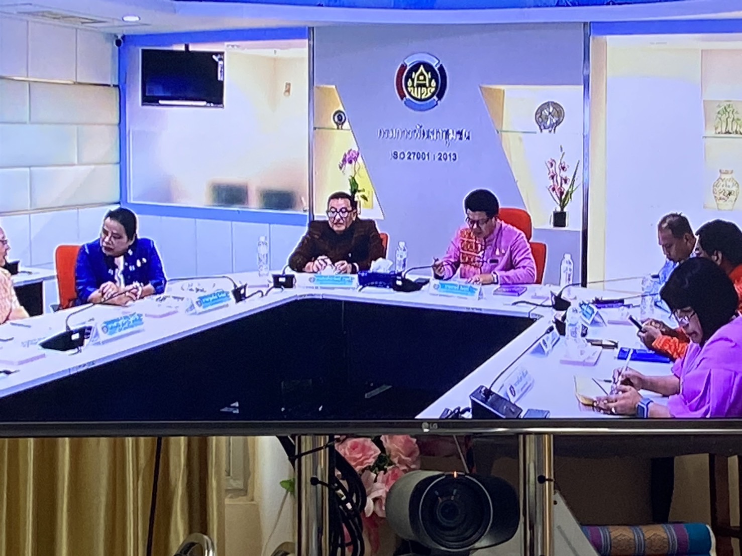 รองผู้ว่าราชการจังหวัดยโสธร ติดตามความก้าวหน้าในการขับเคลื่อนการดำเนินงานของสำนักงานพัฒนา ชุมชนจังหวัดยโสธร