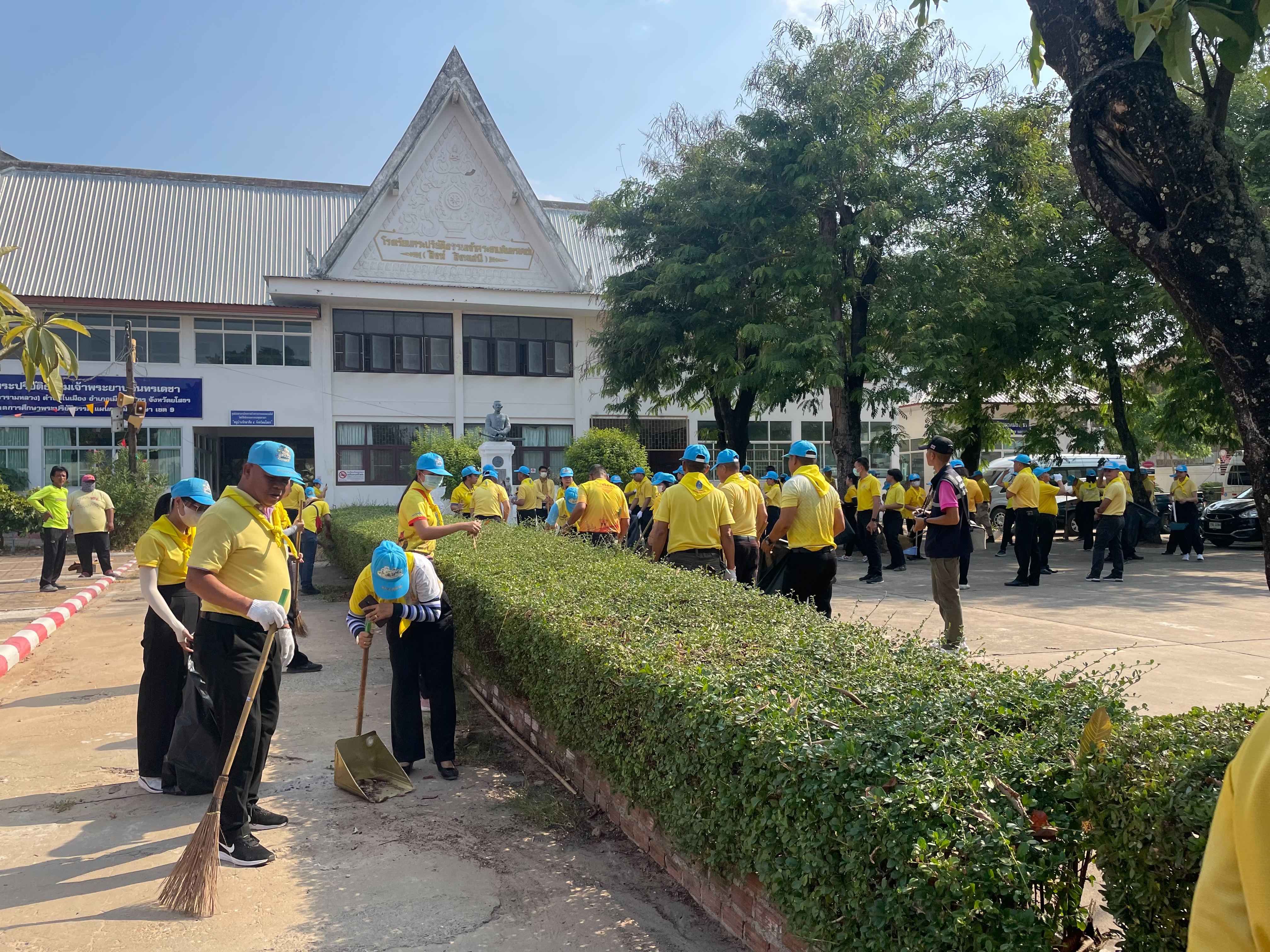 พช.ยโสธร ร่วมกิจกรรมจิตอาสา Big Cleaning Day เฉลิมพระเกียรติพระบาทสมเด็จพระเจ้าอยู่หัวเนื่องในโอกาสพระราชพิธีมหามงคลเฉลิมพระเกียรติ ๖ รอบ ๒๘ กรกฎาคม ๒๕๖๗
