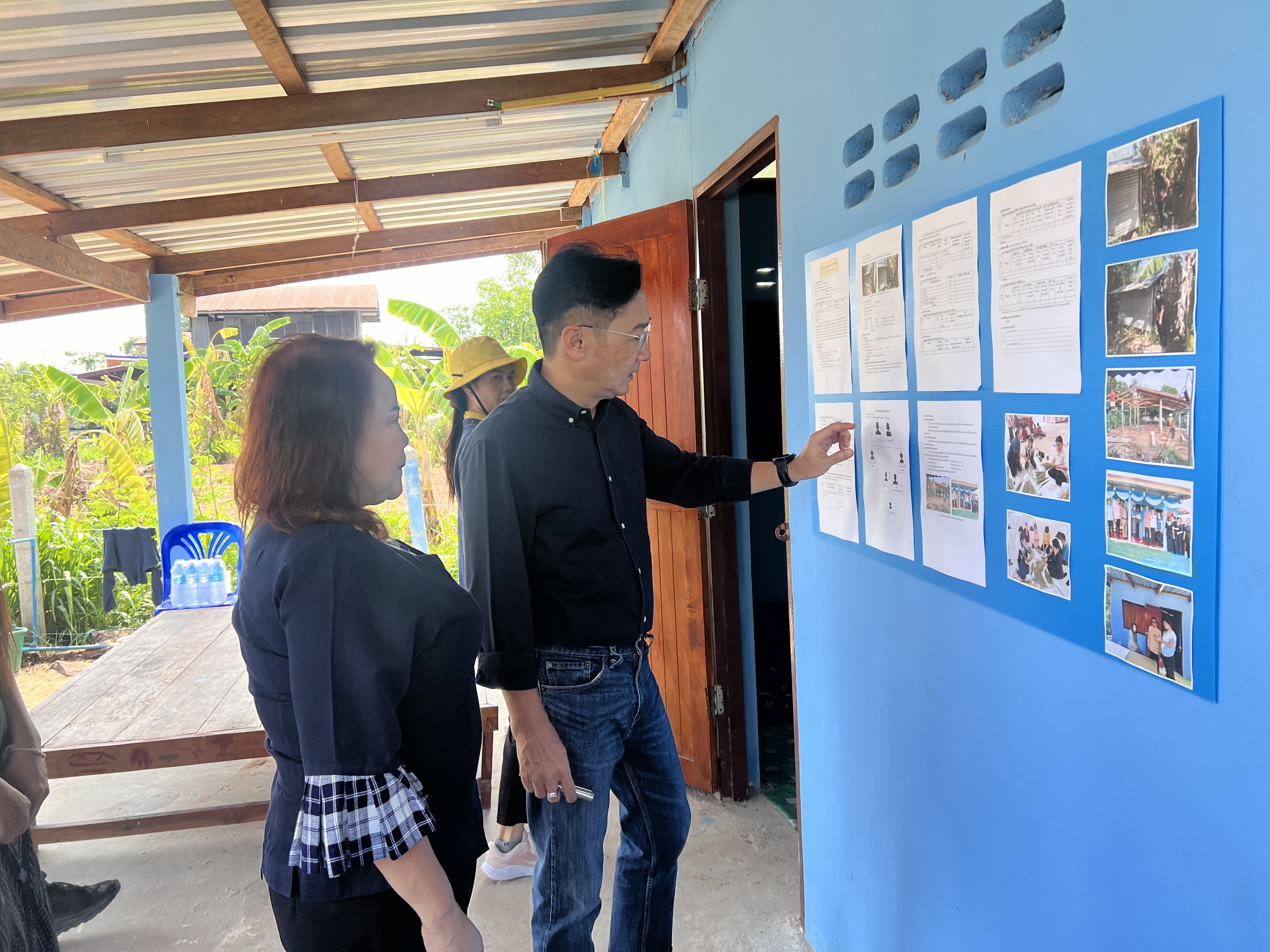 รองผู้ว่าราชการจังหวัดยโสธร ลงพื้นที่ติดตามการเนินงานศูนย์อำนวยการขจัดความยากจนและพัฒนาคนทุกช่วงวัยอย่างยั่งยืน ตามหลักปรัชญาของเศรษฐกิจพอเพียง (ศจพ.อ.) พื้นที่อำเภอเลิงนกทา จังหวัดยโสธร