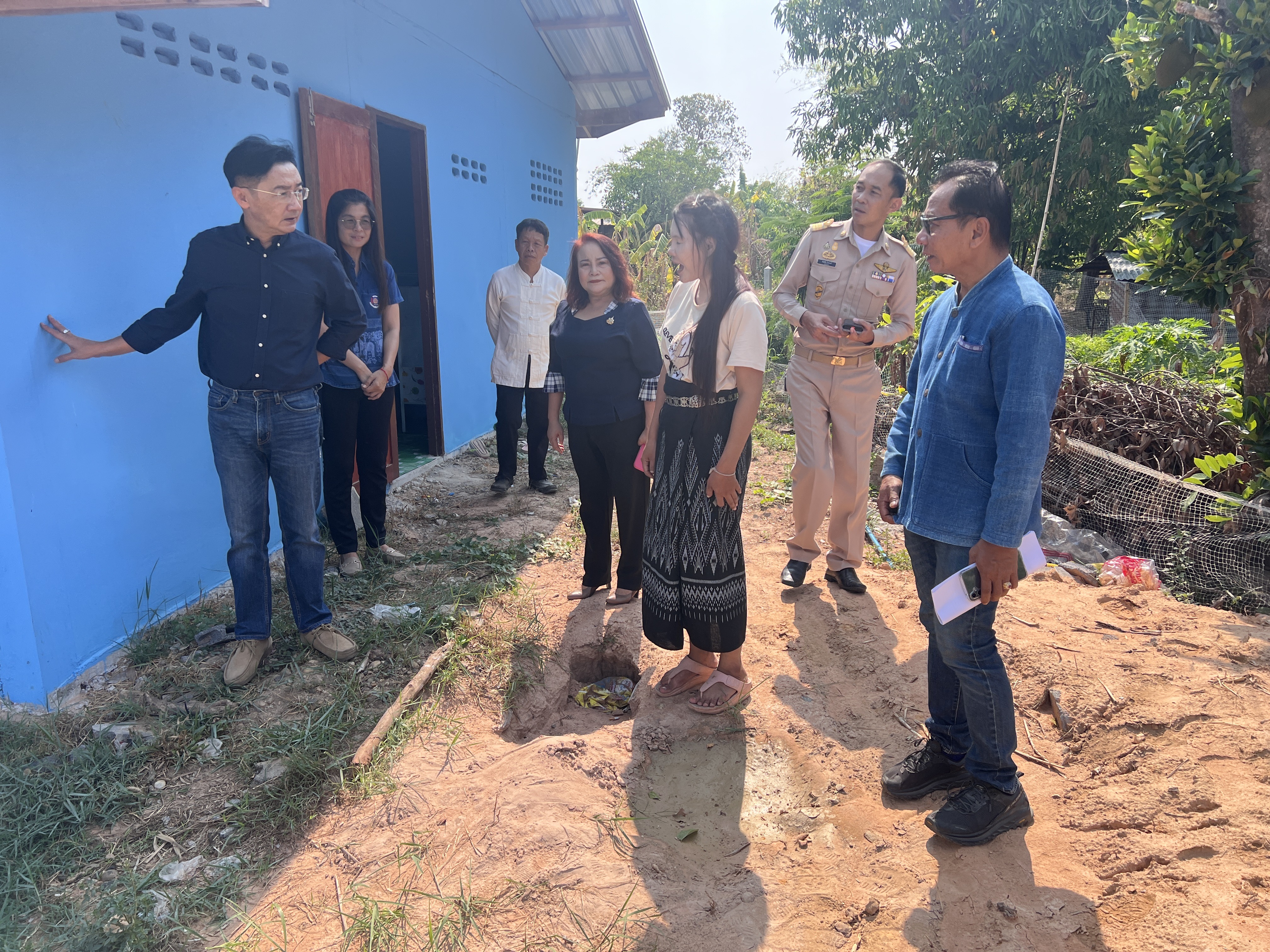 รองผู้ว่าราชการจังหวัดยโสธร ลงพื้นที่ติดตามการเนินงานศูนย์อำนวยการขจัดความยากจนและพัฒนาคนทุกช่วงวัยอย่างยั่งยืน ตามหลักปรัชญาของเศรษฐกิจพอเพียง (ศจพ.อ.) พื้นที่อำเภอเลิงนกทา จังหวัดยโสธร