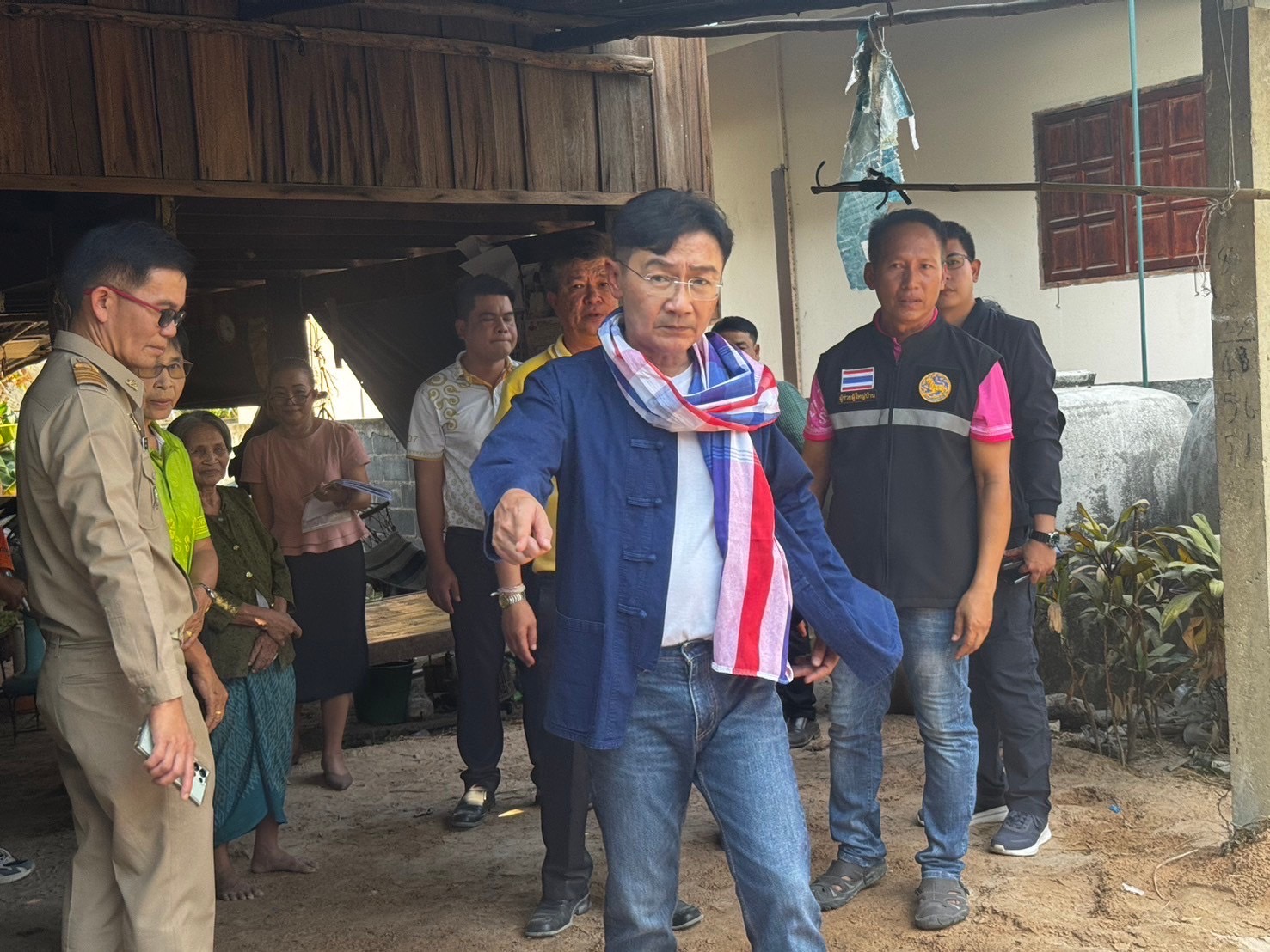 รองผู้ว่าราชการจังหวัดยโสธร ลงพื้นที่ติดตามการเนินงานศูนย์อำนวยการขจัดความยากจนและพัฒนาคนทุกช่วงวัยอย่างยั่งยืน ตามหลักปรัชญาของเศรษฐกิจพอเพียง (ศจพ.อ.) พื้นที่อำเภอมหาชนะชัย จังหวัดยโสธร