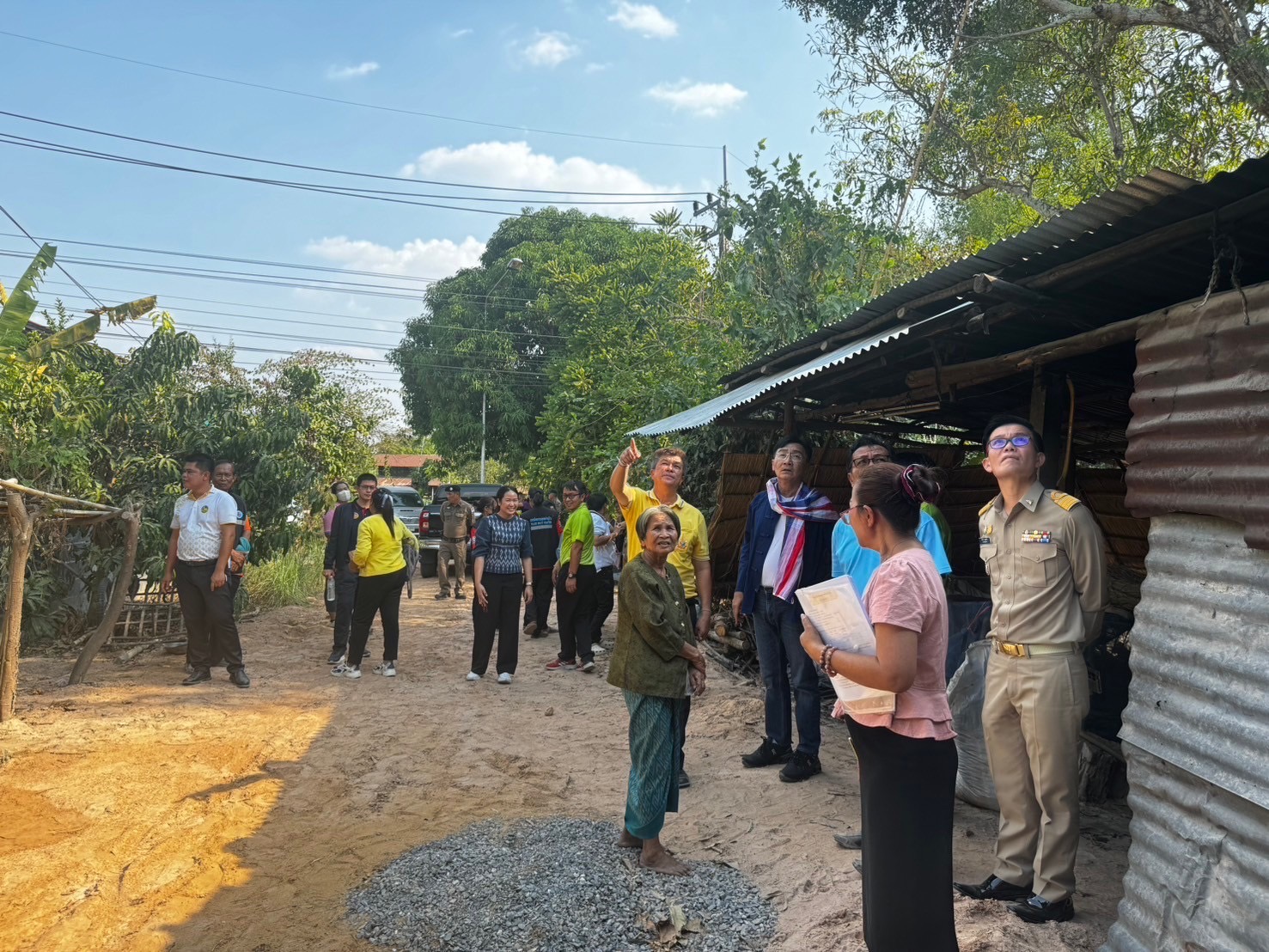 รองผู้ว่าราชการจังหวัดยโสธร ลงพื้นที่ติดตามการเนินงานศูนย์อำนวยการขจัดความยากจนและพัฒนาคนทุกช่วงวัยอย่างยั่งยืน ตามหลักปรัชญาของเศรษฐกิจพอเพียง (ศจพ.อ.) พื้นที่อำเภอมหาชนะชัย จังหวัดยโสธร