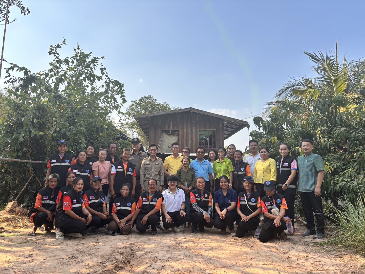 รองผู้ว่าราชการจังหวัดยโสธร ลงพื้นที่ติดตามการเนินงานศูนย์อำนวยการขจัดความยากจนและพัฒนาคนทุกช่วงวัยอย่างยั่งยืน ตามหลักปรัชญาของเศรษฐกิจพอเพียง (ศจพ.อ.) พื้นที่อำเภอมหาชนะชัย จังหวัดยโสธร