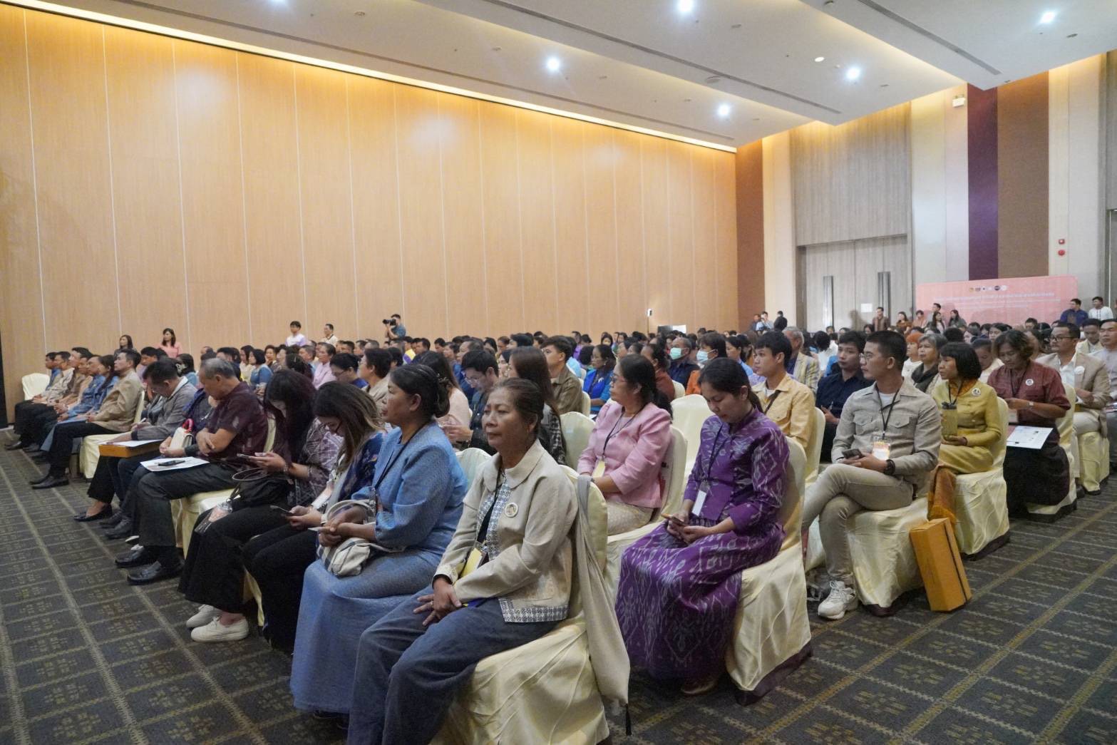 พช.ยโสธร ร่วมงานหัตถกรรม ณ จุดดำเนินการที่ 4 จังหวัดขอนแก่น มุ่งสร้างมูลค่าผลิตภัณฑ์ในท้องถิ่นทุกภูมิภาค อย่างมั่นคงและยั่งยืน พร้อมผลักดันภูมิปัญญา “ผ้าไทยและงานหัตถกรรม” นำทางสู่ตลาดแฟชั่นระดับสากล