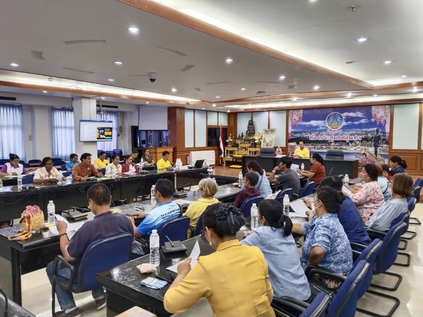 พช.ยโสธร ประชุมคัดเลือกผู้ผลิต ผู้ประกอบการ OTOP และผู้ผลิต ผู้ประกอบการ OTOP ประเภทอาหารชวนชิมเข้ามาร่วมงาน OTOP Midyear 2024