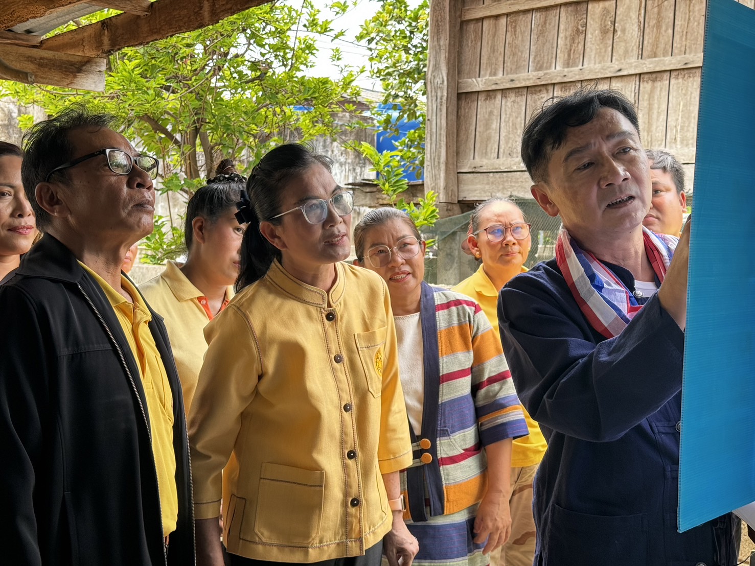 รองผู้ว่าราชการจังหวัดยโสธร ลงพื้นที่ติดตามการเนินงานศูนย์อำนวยการขจัดความยากจนและพัฒนาคนทุกช่วงวัยอย่างยั่งยืน ตามหลักปรัชญาของเศรษฐกิจพอเพียง (ศจพ.อ.) พื้นที่อำเภอทรายมูล จังหวัดยโสธร