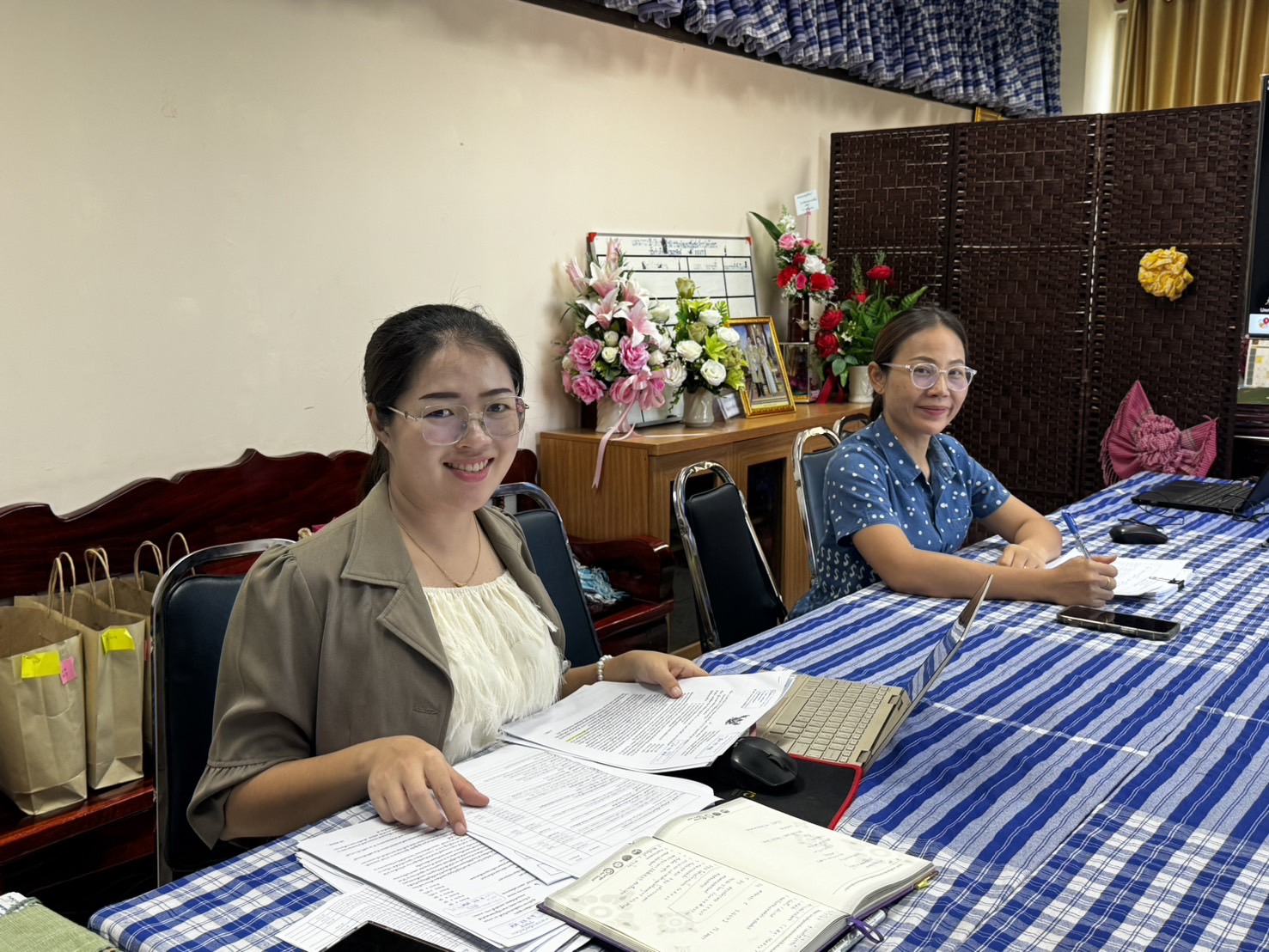 พช.ยโสธร ร่วมประชุมชี้แจงแนวทางการคัดเลือกผู้ผลิต ผู้ประกอบการ OTOP เข้าร่วมจำหน่ายผลิตภัณฑ์ OTOP ภายในงานOTOP Midyear 2024 ผ่านระบบวีดิทัศน์ทางไกล