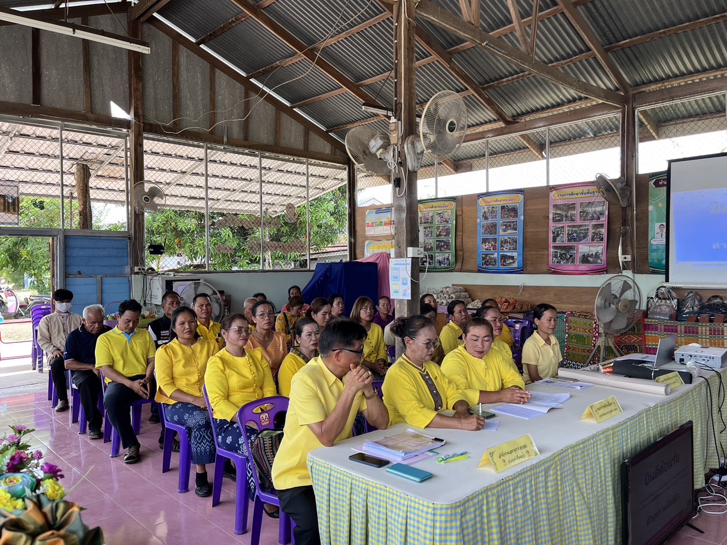พช.ยโสธร ดำเนินโครงการเชิดชูเกียรติคนกองทุนพัฒนาบทบาทสตรี ประจำปี 2567 กิจกรรมการคัดเลือกคนกองทุนพัฒนาบทบาทสตรีดีเด่น ระดับจังหวัด ในพื้นที่อำเภอคำเขื่อนแก้วและอำเภอค้อวัง จังหวัดยโสธร