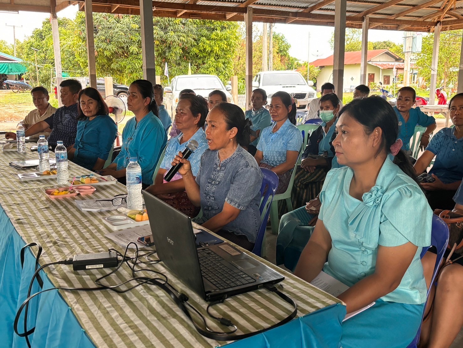 พช.ยโสธร ดำเนินโครงการเชิดชูเกียรติคนกองทุนพัฒนาบทบาทสตรี ประจำปี 2567 กิจกรรมการคัดเลือกคนกองทุนพัฒนาบทบาทสตรีดีเด่น ระดับจังหวัด ในพื้นที่อำเภอป่าติ้วและอำเภอมหาชนะชัย จังหวัดยโสธร