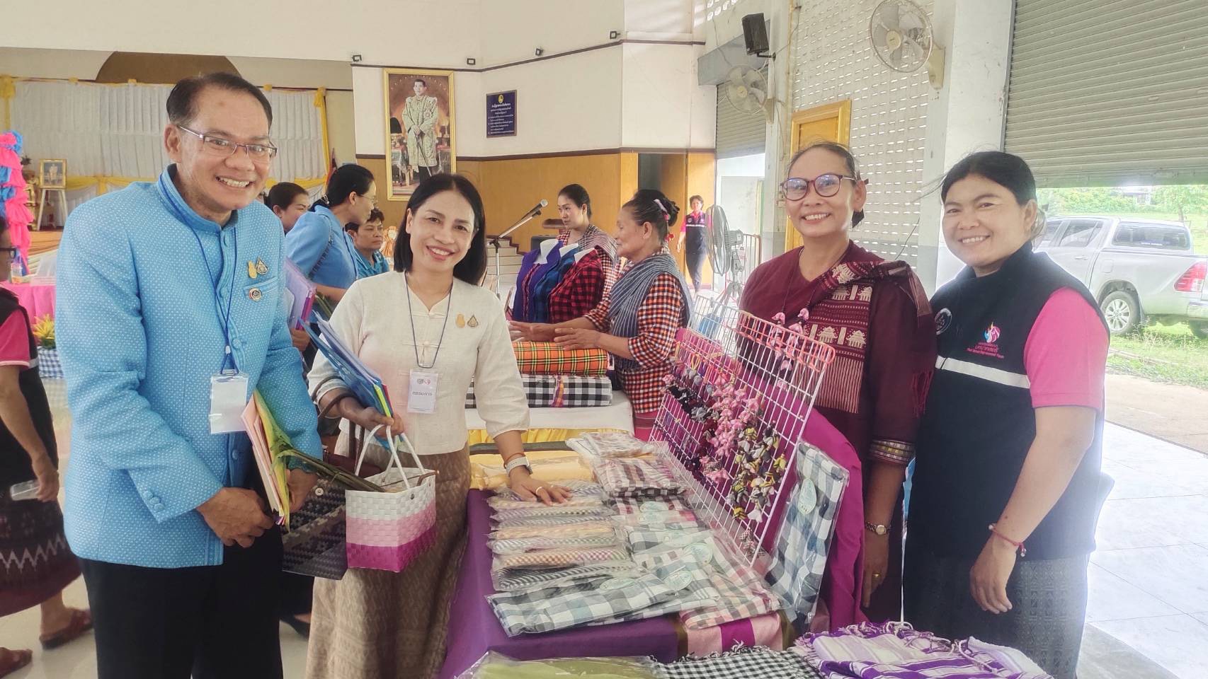 พช.ยโสธร ดำเนินโครงการเชิดชูเกียรติคนกองทุนพัฒนาบทบาทสตรี ประจำปี 2567 กิจกรรมการคัดเลือกคนกองทุนพัฒนาบทบาทสตรีดีเด่น ระดับจังหวัด ในพื้นที่อำเภอเมืองยโสธรและอำเภอทรายมูล จังหวัดยโสธร