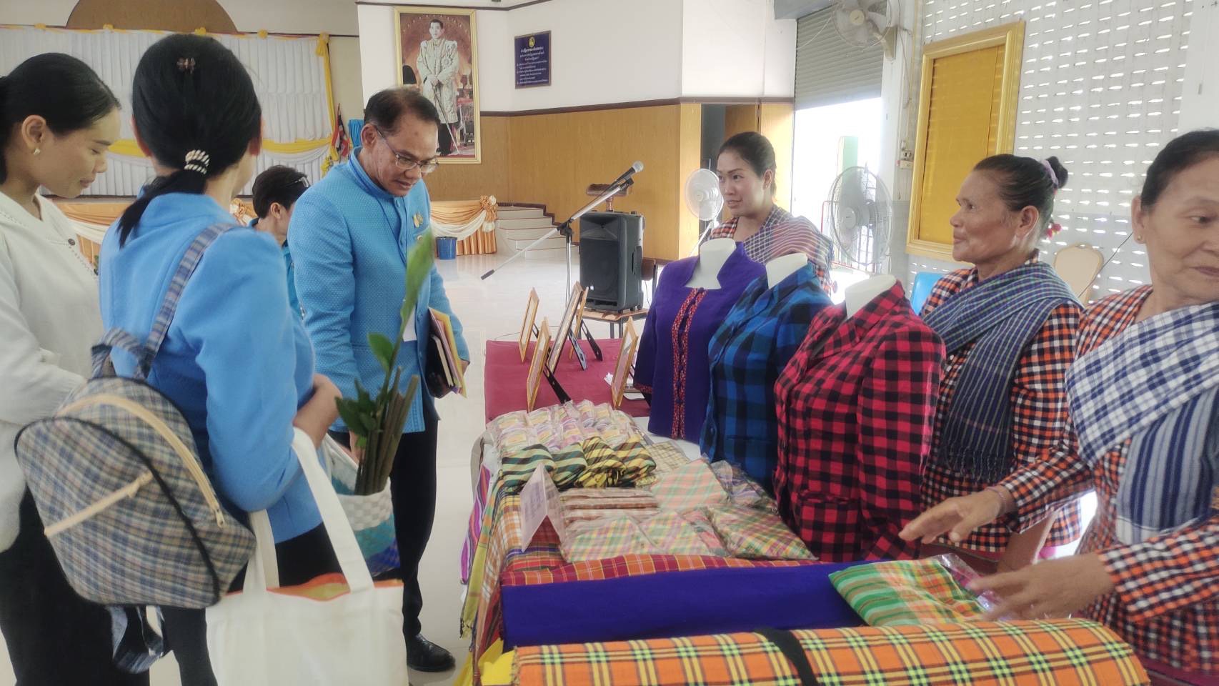 พช.ยโสธร ดำเนินโครงการเชิดชูเกียรติคนกองทุนพัฒนาบทบาทสตรี ประจำปี 2567 กิจกรรมการคัดเลือกคนกองทุนพัฒนาบทบาทสตรีดีเด่น ระดับจังหวัด ในพื้นที่อำเภอเมืองยโสธรและอำเภอทรายมูล จังหวัดยโสธร