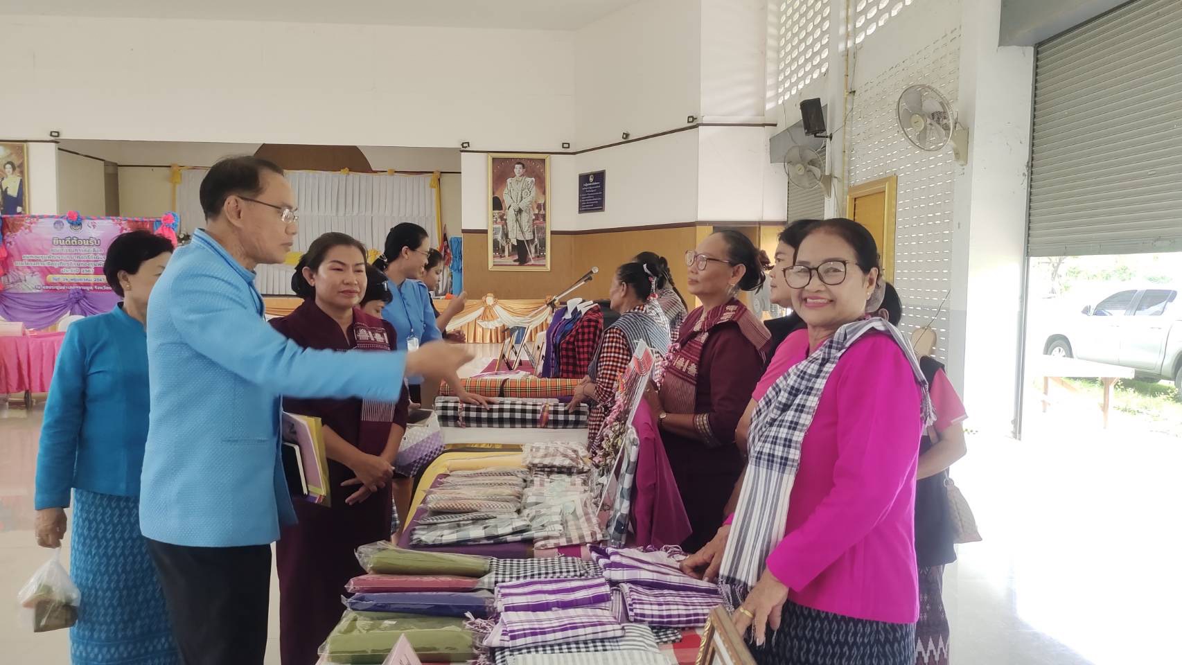 พช.ยโสธร ดำเนินโครงการเชิดชูเกียรติคนกองทุนพัฒนาบทบาทสตรี ประจำปี 2567 กิจกรรมการคัดเลือกคนกองทุนพัฒนาบทบาทสตรีดีเด่น ระดับจังหวัด ในพื้นที่อำเภอเมืองยโสธรและอำเภอทรายมูล จังหวัดยโสธร