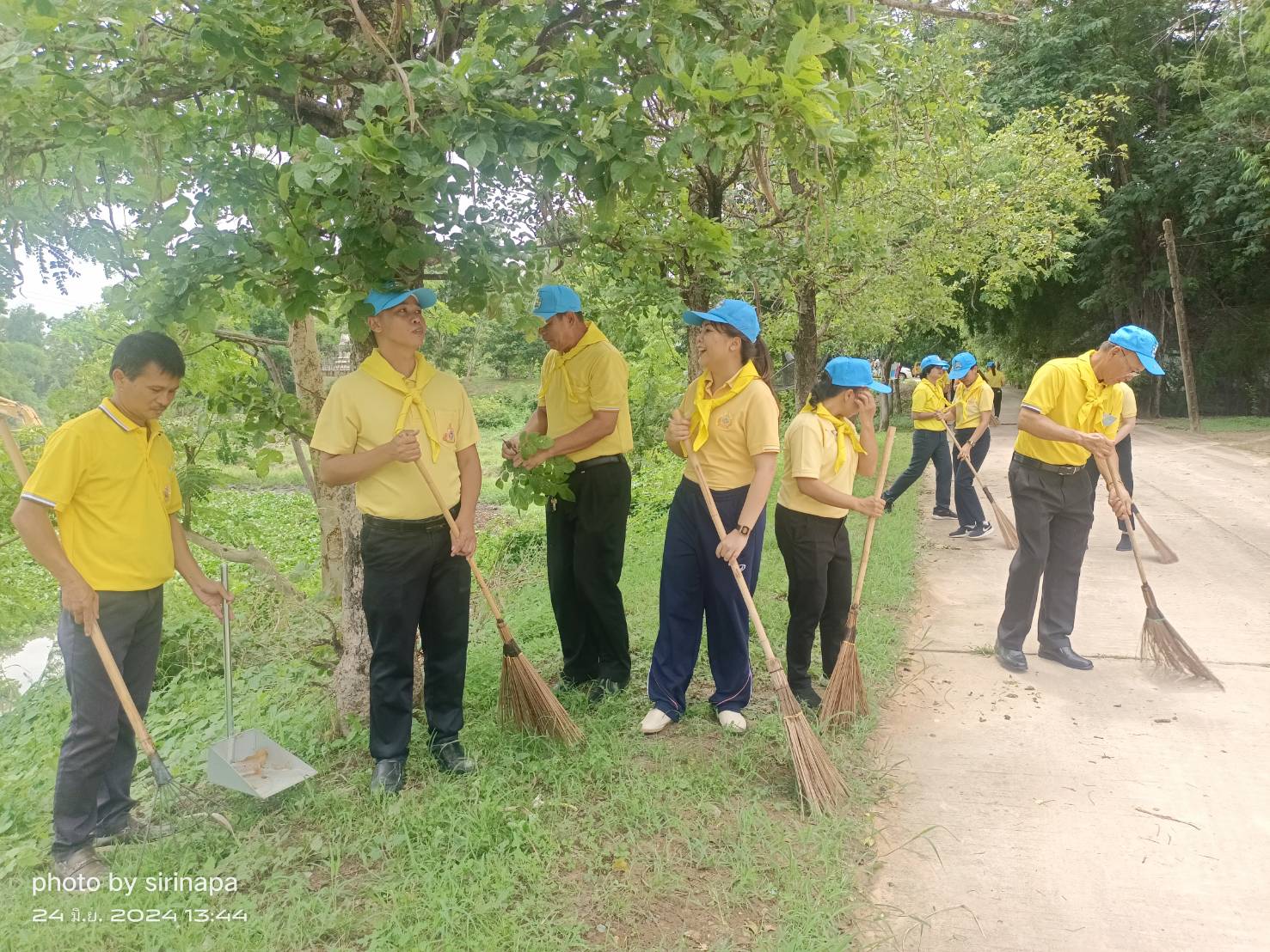 พช.ยโสธร ร่วมกิจกรรมจิตอาสาพัฒนา ตามโครงการพัฒนาฟื้นฟูและแก้ไขปัญหาแหล่งน้ำในพื้นที่จังหวัดยโสธน ประจำปีงบประมาณ พ.ศ. 2567 ซึ่งเป็นกิจกรรมเฉลิมพระเกียรติพระบาทสมเด็จพระเจ้าอยู่หัว เนื่องในโอกาสพระราชพิธีมหามงคลเฉลิมพระชนมพรรษา 6 รอบ 28 กรกฎาคม