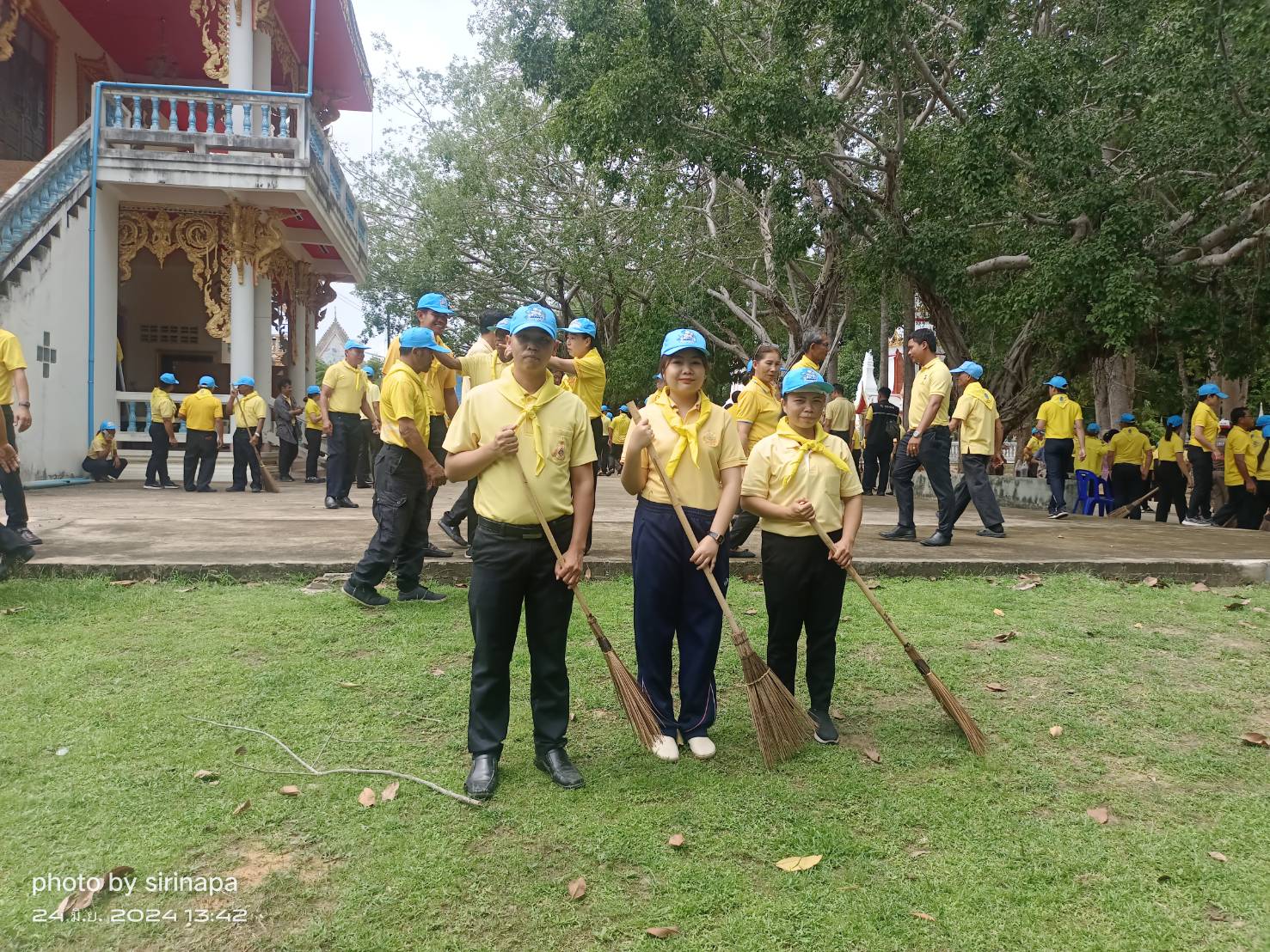พช.ยโสธร ร่วมกิจกรรมจิตอาสาพัฒนา ตามโครงการพัฒนาฟื้นฟูและแก้ไขปัญหาแหล่งน้ำในพื้นที่จังหวัดยโสธน ประจำปีงบประมาณ พ.ศ. 2567 ซึ่งเป็นกิจกรรมเฉลิมพระเกียรติพระบาทสมเด็จพระเจ้าอยู่หัว เนื่องในโอกาสพระราชพิธีมหามงคลเฉลิมพระชนมพรรษา 6 รอบ 28 กรกฎาคม