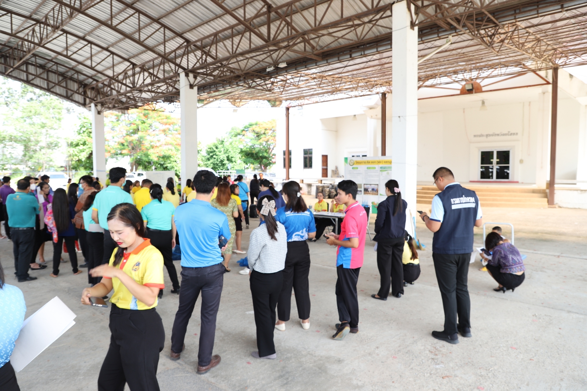 พช.ยโสธร ร่วมกิจกรรม รับซื้อขยะรีไซเคิล ตามโครงการ คัดแยก (ขยะ) แลกบุญ เพื่อลดปัญหาขยะ ลดก๊าซเรือนกระจก และยังได้ร่วมทำบุญในกิจกรรมสาธารณกุศล