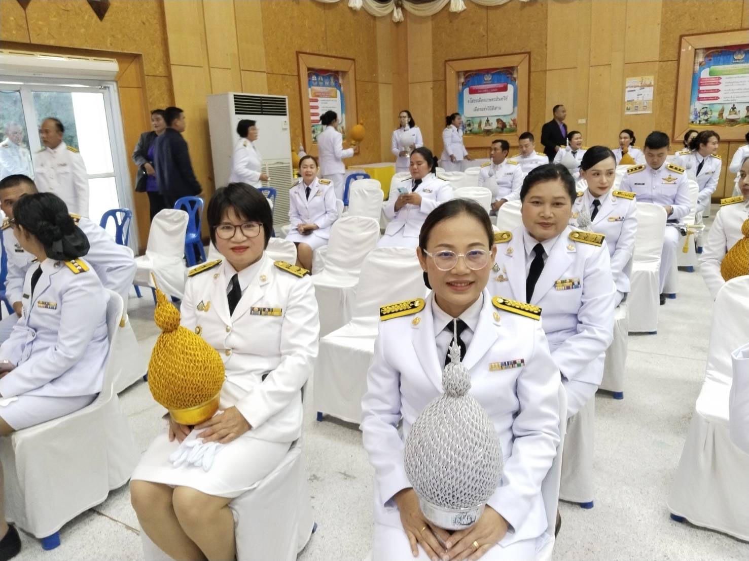 พช.ยโสธร ร่วมพิธีถวายราชสักการะและวางพานพุ่ม พิธีจุดเทียนชัยถวายพระพรชัยมงคล เฉลิมพระเกียรติสมเด็จพระนางเจ้าฯ พระบรมราชินี เนื่องในวันเฉลิมพระชนมพรรษา 3 มิถุนายน 2567