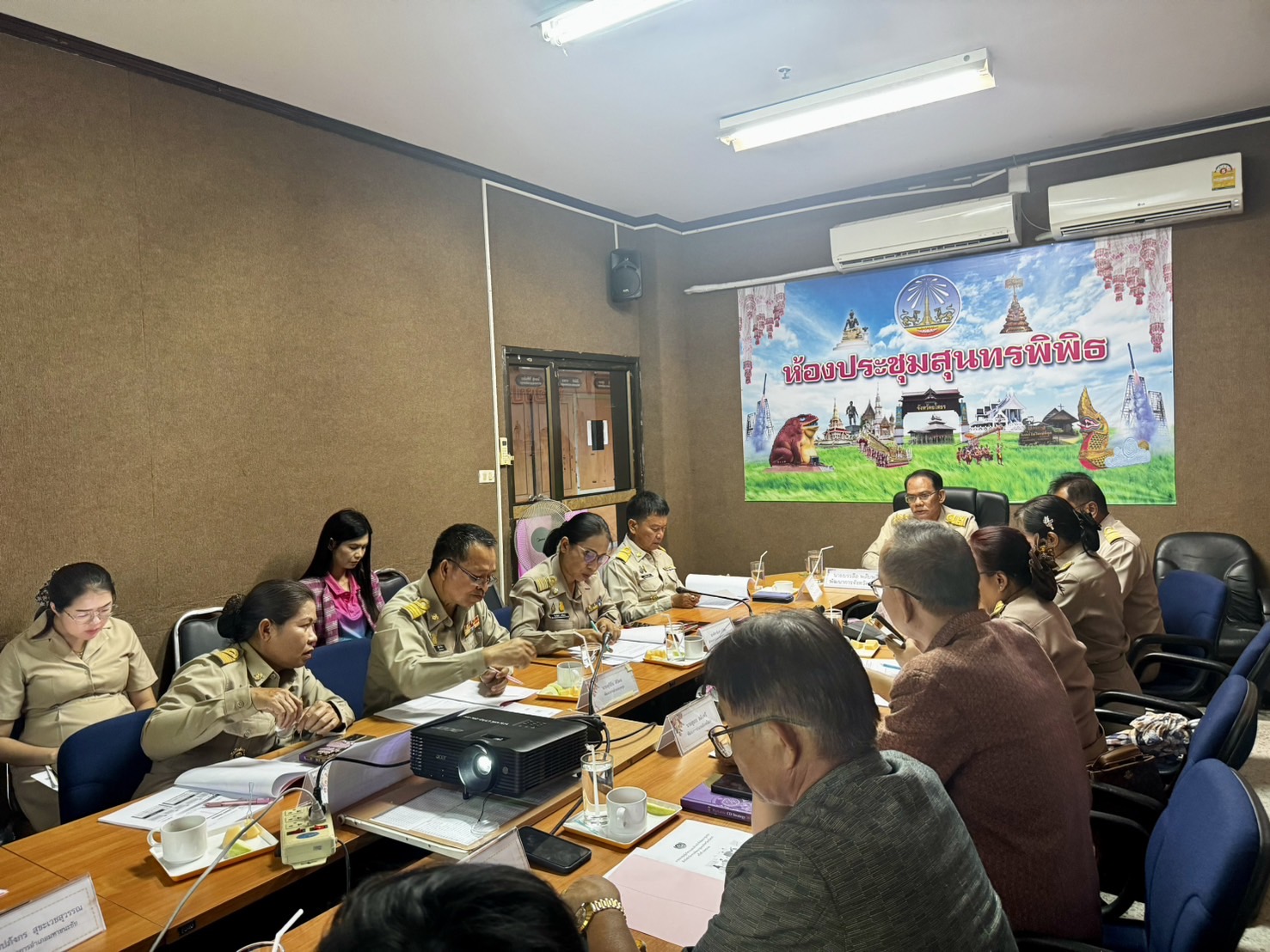 พช.ยโสธรประชุมผู้บริหารและเจ้าหน้าที่พัฒนาชุมชนสังกัดสำนักงานพัฒนา ชุมชน จังหวัดยโสธร ครั้งที่ 5/ 2567