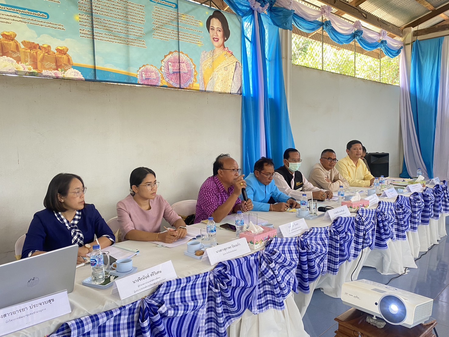 พช.ยโสธรดำเนินกิจกรรมพัฒนายกระดับหมู่บ้านกองทุนแม่ของแผ่นดินสู่การเป็นต้นแบบด้านการป้องกันและแก้ไขปัญหายาเสพติดกิจกรรมการประกวดหมู่บ้านกองทุนแม่ ของแผ่นดินดีเด่นระดับจังหวัด ประจำปีงบประมาณ พ.ศ. 2567 ณ พื้นที่อำเภอกุดชุมและอำเภอทรายมูล จังหวัดยโสธร