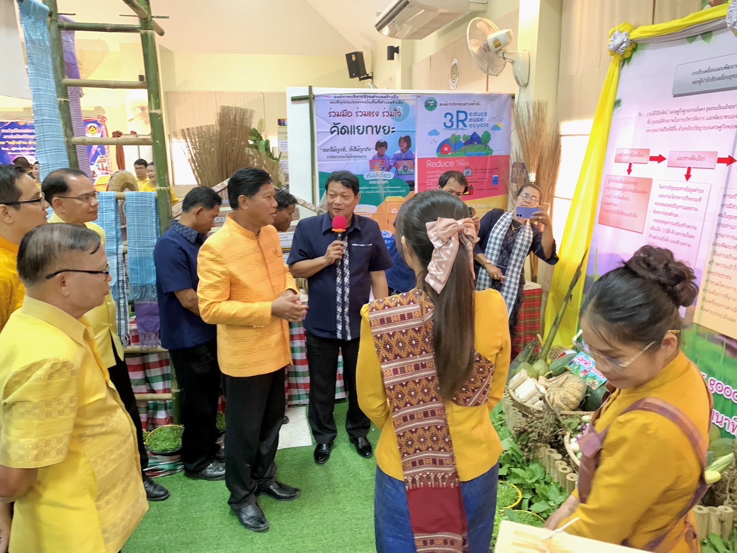 พช.ยโสธร เข้าประกวดโครงการจัดมหกรรมแสดงผลความสำเร็จของผู้นำการเปลี่ยนแปลง