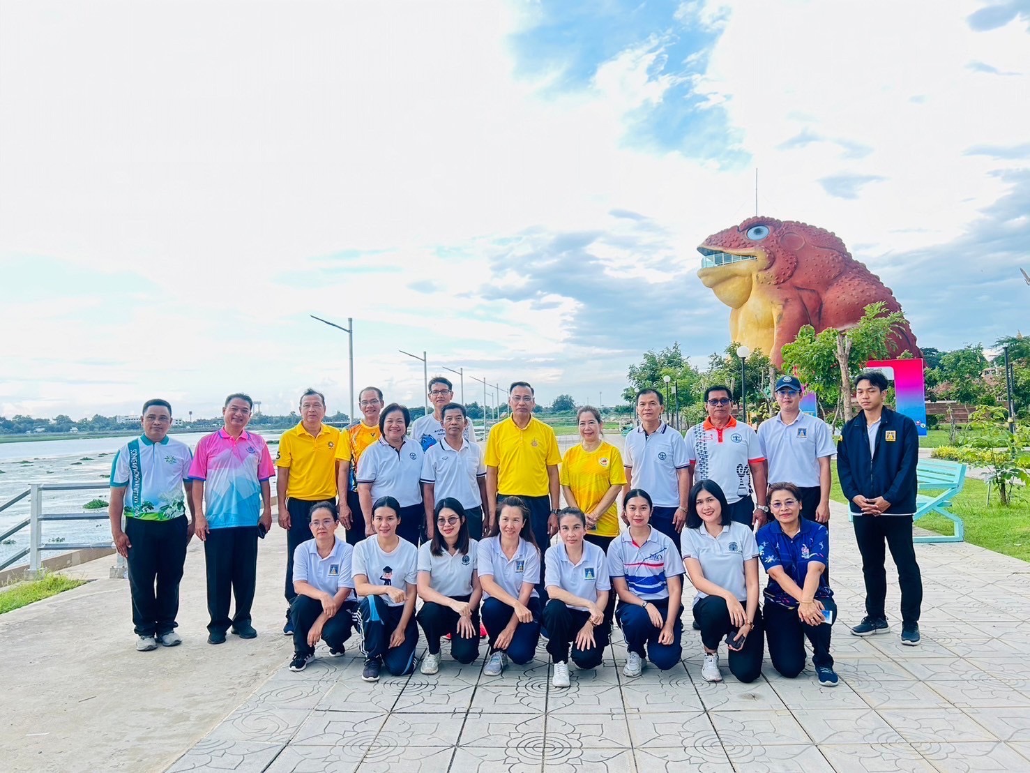 พช ยโสธร ร่วมออกกำลังกาย กับนายชรินทร์ ทองสุข ผู้ว่าราชการจังหวัดยโสธร 📌กิจกรรม “ผู้ว่า…พาฟิต”