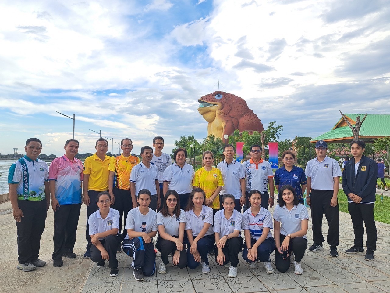 พช ยโสธร ร่วมออกกำลังกาย กับนายชรินทร์ ทองสุข ผู้ว่าราชการจังหวัดยโสธร 📌กิจกรรม “ผู้ว่า…พาฟิต”