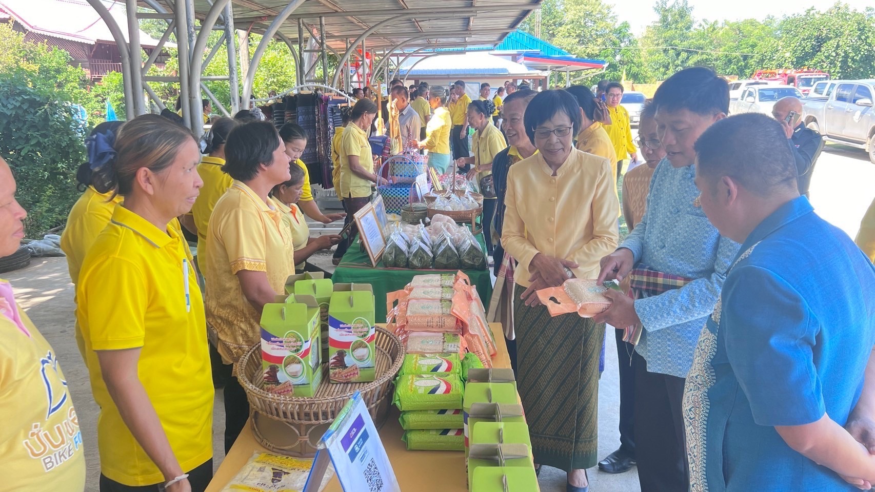 “ผู้ตรวจกรมการพัฒนาชุมชน (นายคมกริช ชินชนะ) ลงพื้นที่ตรวจประเมินการจัดตั้งศูนย์สารสนเทศตำบลต้นแบบเพื่อพัฒนาคุณภาพชีวิตตำบลบึงแก อำเภอมหาชนะชัย จังหวัดยโสธร”