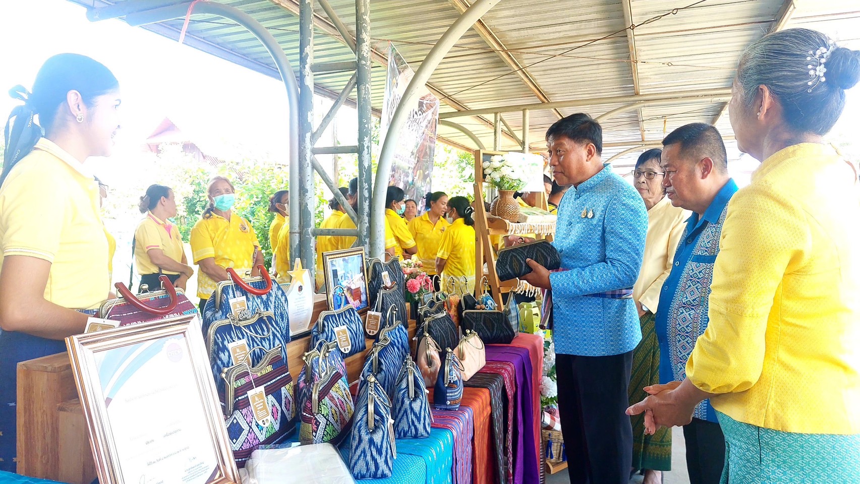 “ผู้ตรวจกรมการพัฒนาชุมชน (นายคมกริช ชินชนะ) ลงพื้นที่ตรวจประเมินการจัดตั้งศูนย์สารสนเทศตำบลต้นแบบเพื่อพัฒนาคุณภาพชีวิตตำบลบึงแก อำเภอมหาชนะชัย จังหวัดยโสธร”