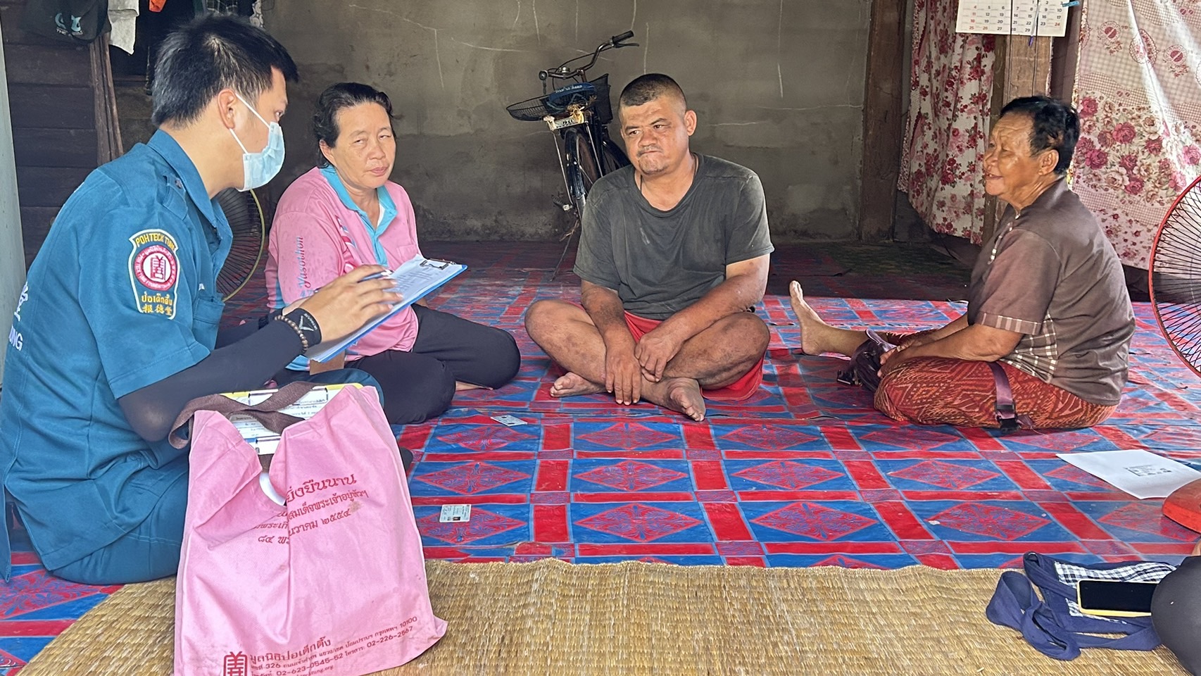 “กรมการพัฒนาชุมชนร่วมกับมูลนิธิป่อเต็กตึ๊งลงพื้นที่จัดเก็บข้อมูล ในพื้นที่ จังหวัดยโสธร”