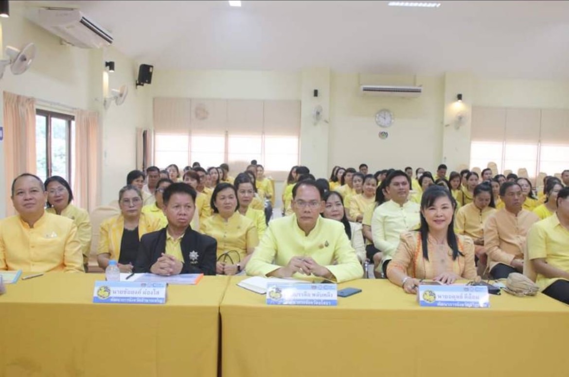 พช.ยโสธร: ร่วมพิธีเปิดป้ายกิจกรรม (Kick off) โครงการ โคก หนอง นา อารยเกษตร และมอบนโยบายการขับเคลื่อนการดําเนินงานพัฒนาชุมชน