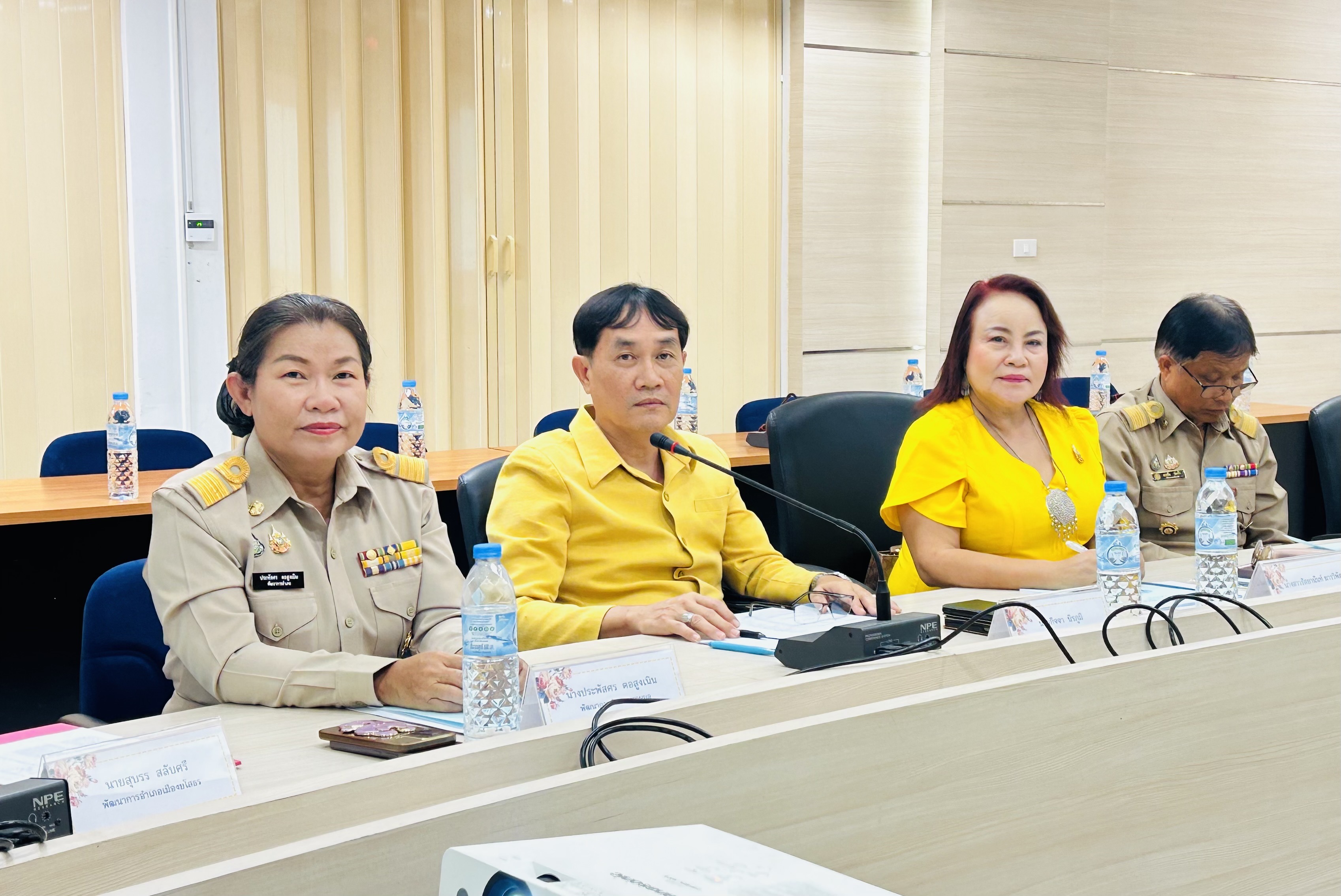 ผู้ตรวจราชการกรมการพัฒนาชุมชน ติดตามการขับเคลื่อนงานตามภารกิจสำคัญกรมการพัฒนาชุมชน สำนักงานพัฒนาชุมชนจังหวัดยโสธร