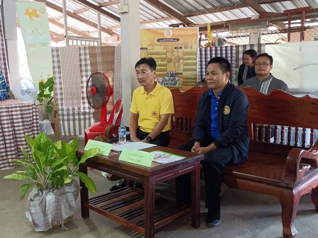 พช ยโสธร ร่วมลงพื้นที่กับ กมธ.แก้ปัญหาหนี้สิน ศึกษาดูงานกลุ่มวิสาหกิจชุมชนทอผ้าฝ้ายย้อมสีธรรมชาติ อำเภอกุดชุม จังหวัดยโสธร