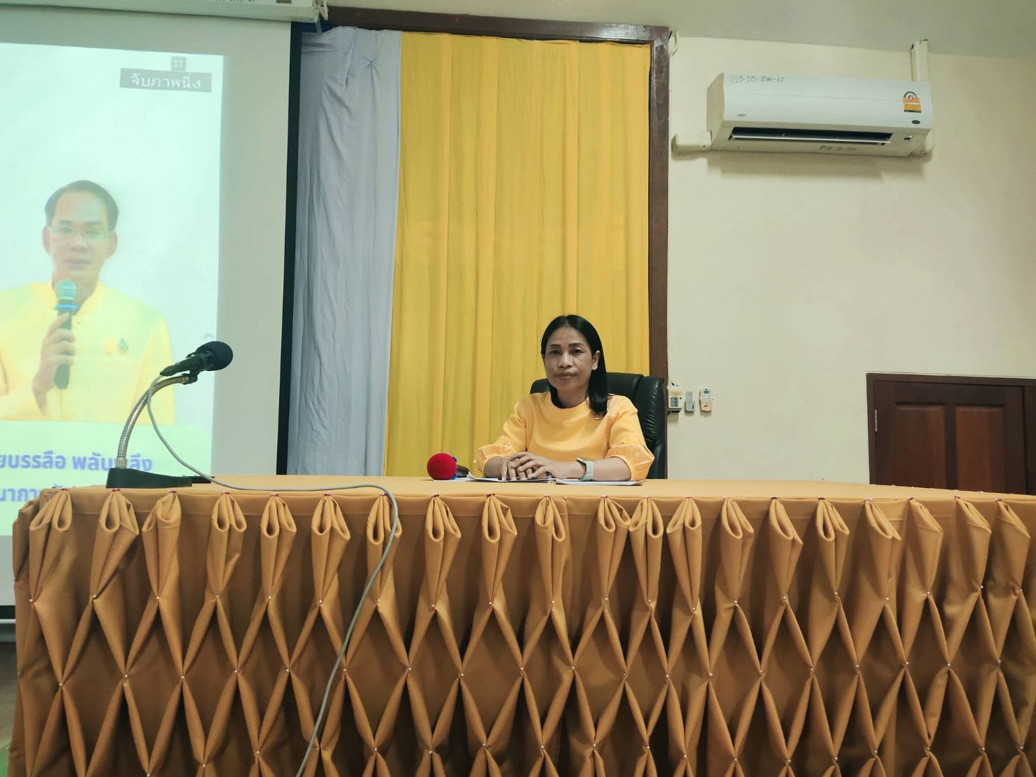 รองอธิบดี พช.พร้อมคณะผู้บริหาร ลงพื้นที่ติดตามผลการดำเนินงานของหน่วยรับตรวจรายไตรมาส ไตรมาส 4 ปีงบประมาณ  2567 เขตตรวจราชการที่ 12 และ 14 กลุ่มจังหวัดภาคตะวันออกเฉียงเหนือ  พช.ยโสธร ชูงานแก้จนและพัฒนาคนทุกช่วงวัยอย่างยั่งยืนตามหลักปรัชญาของเศรษฐกิจพอเพียง