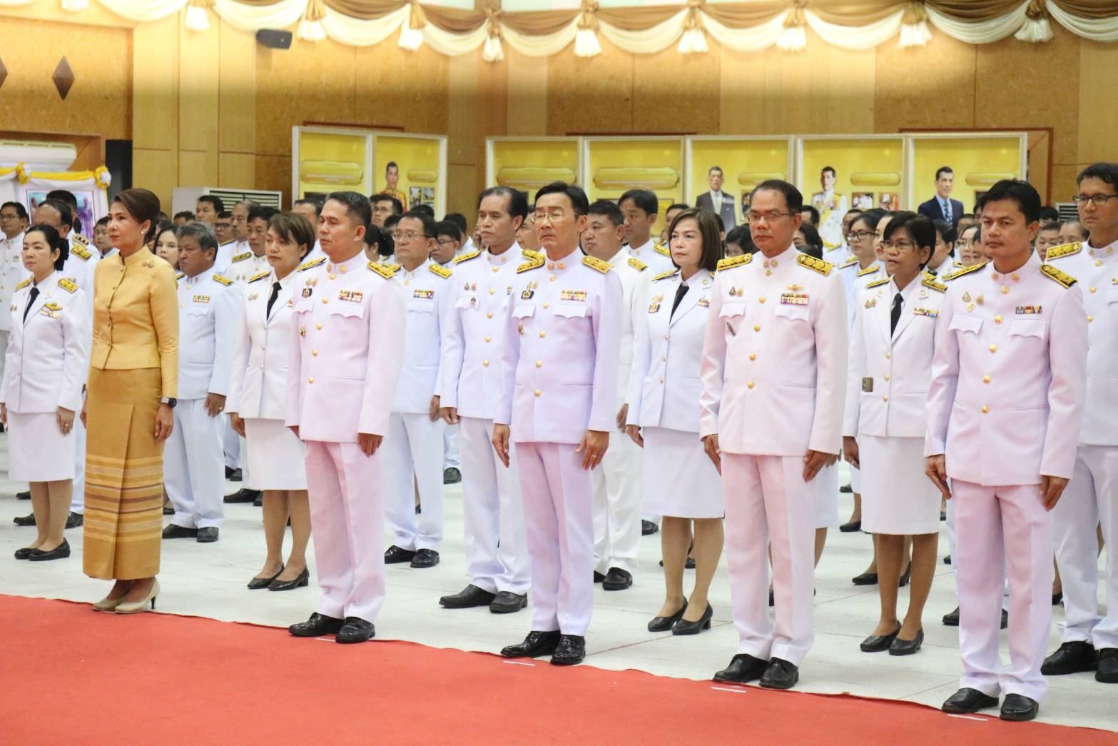 พช.ยโสธร  ร่วมพิธีวางพานพุ่มดอกไม้สดเนื่องในวันพระบิดาแห่งฝนหลวง ประจำปี 2567