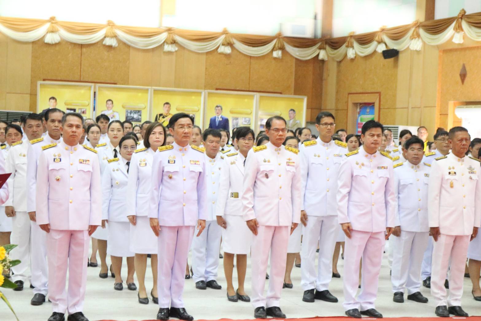 พช.ยโสธร  ร่วมพิธีวางพานพุ่มดอกไม้สดเนื่องในวันพระบิดาแห่งฝนหลวง ประจำปี 2567
