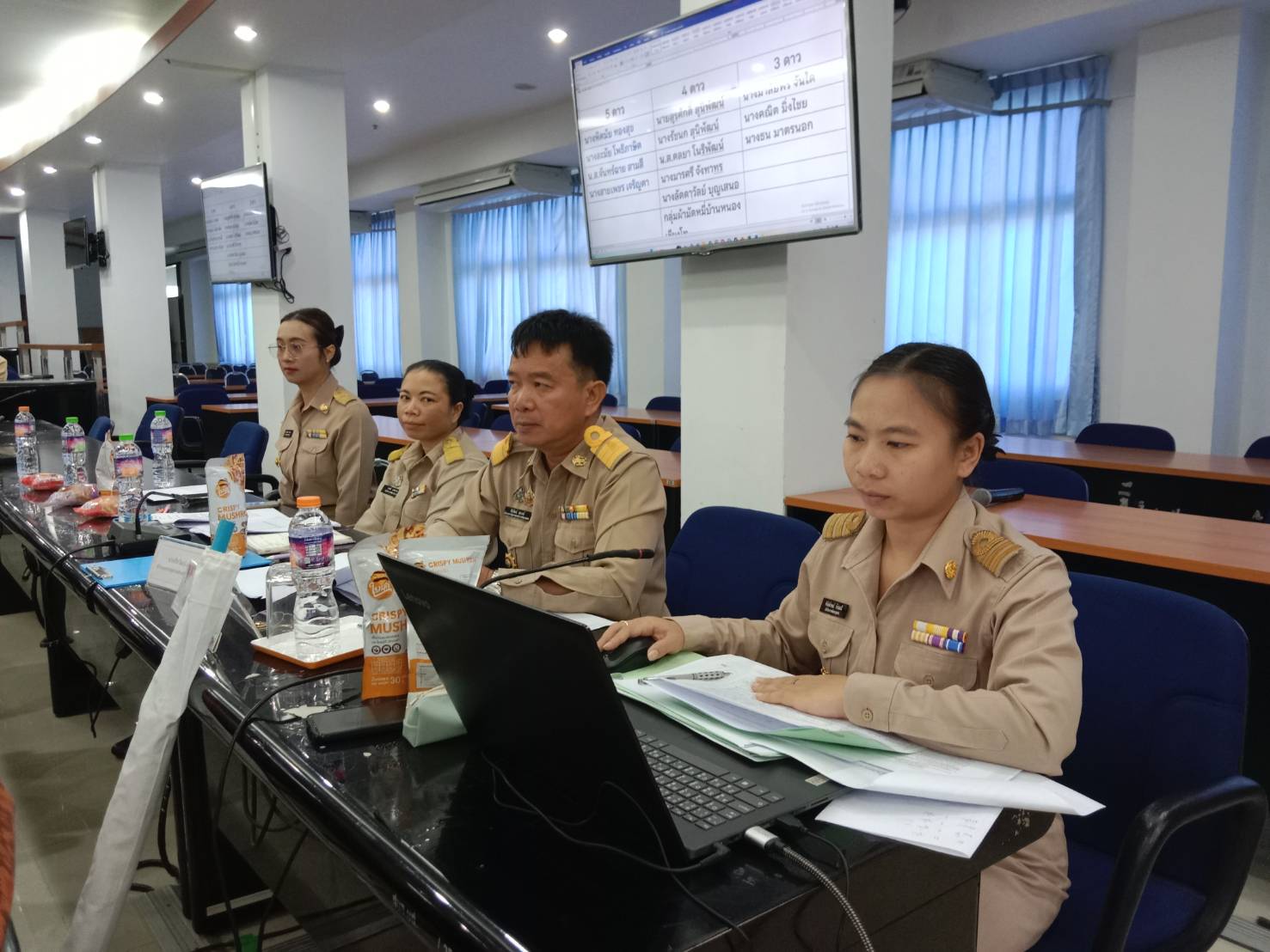 พช.ยโสธร ประชุมคัดเลือกผู้ประกอบการ OTOP ผู้ผลิต และ ผู้ประกอบการ OTOP ชวนชิม เข้าร่วมงาน OTOP City 2024