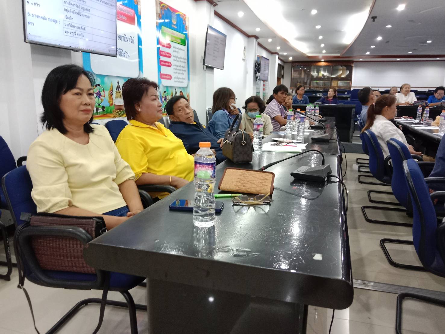 พช.ยโสธร ประชุมคัดเลือกผู้ประกอบการ OTOP ผู้ผลิต และ ผู้ประกอบการ OTOP ชวนชิม เข้าร่วมงาน OTOP City 2024