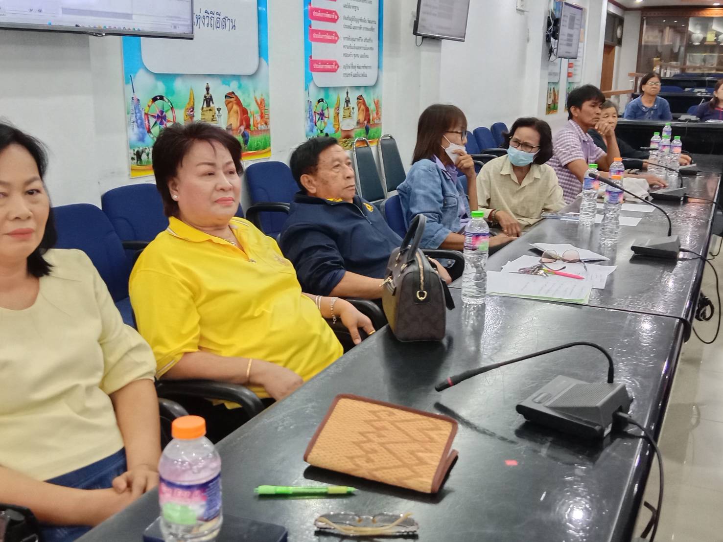 พช.ยโสธร ประชุมคัดเลือกผู้ประกอบการ OTOP ผู้ผลิต และ ผู้ประกอบการ OTOP ชวนชิม เข้าร่วมงาน OTOP City 2024