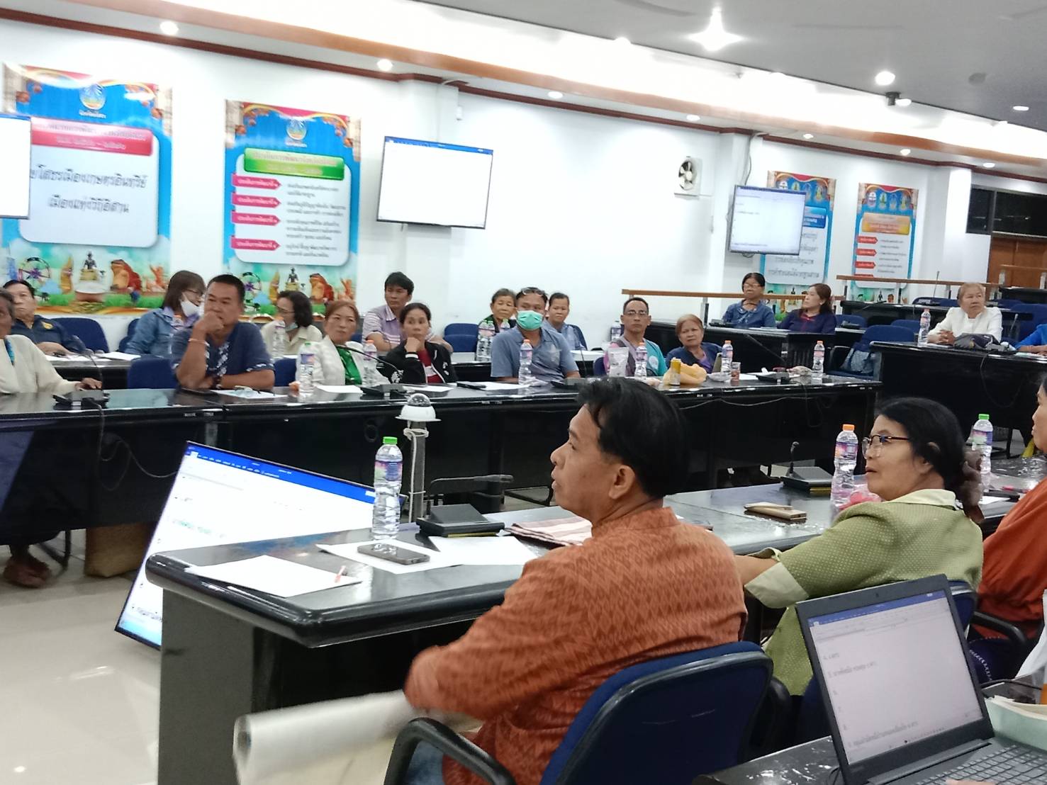 พช.ยโสธร ประชุมคัดเลือกผู้ประกอบการ OTOP ผู้ผลิต และ ผู้ประกอบการ OTOP ชวนชิม เข้าร่วมงาน OTOP City 2024