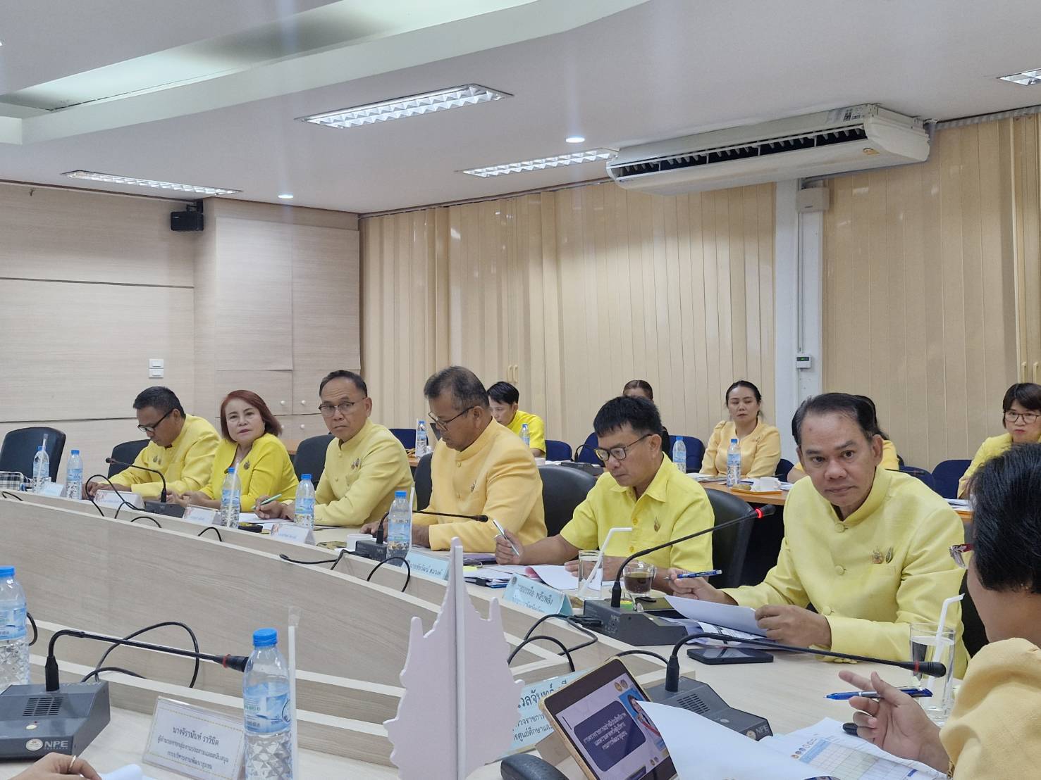 💠นางนวลจันทร์ ศรีมงคล ผู้ตรวจราชการกรม  ปฏิบัติหน้าที่ผู้อำนวยการศูนย์ศึกษาและพัฒนาชุมชนอุบลราชธานี ประชุม พบปะ ผู้บริหาร บุคลากร และเจ้าหน้าที่ สำนักงานพัฒนาชุมชนจังหวัดยโสธร  เน้นย้ำ มุ่งขับเคลื่อนพัฒนางานพัฒนาชุมชน ภายใต้ งาน  งบ ระบบ คน อย่างมีประสิทธิภาพ