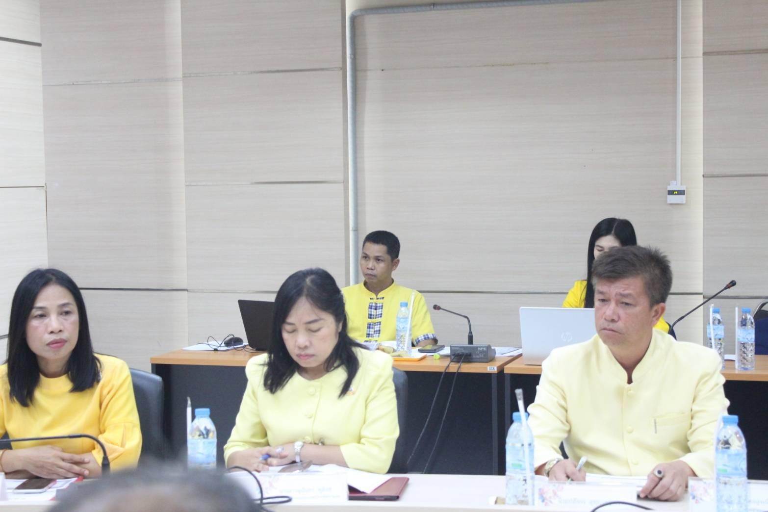 💠นางนวลจันทร์ ศรีมงคล ผู้ตรวจราชการกรม  ปฏิบัติหน้าที่ผู้อำนวยการศูนย์ศึกษาและพัฒนาชุมชนอุบลราชธานี ประชุม พบปะ ผู้บริหาร บุคลากร และเจ้าหน้าที่ สำนักงานพัฒนาชุมชนจังหวัดยโสธร  เน้นย้ำ มุ่งขับเคลื่อนพัฒนางานพัฒนาชุมชน ภายใต้ งาน  งบ ระบบ คน อย่างมีประสิทธิภาพ